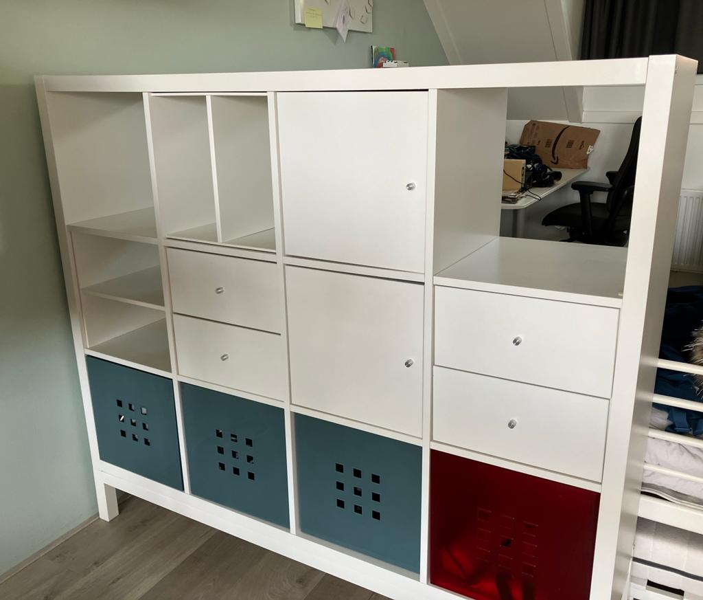 Ikea kallax vakkenkast met deuren, bakken, lades en plankjes, Ophalen, Zo goed als nieuw, Minder dan 150 cm, Minder dan 100 cm