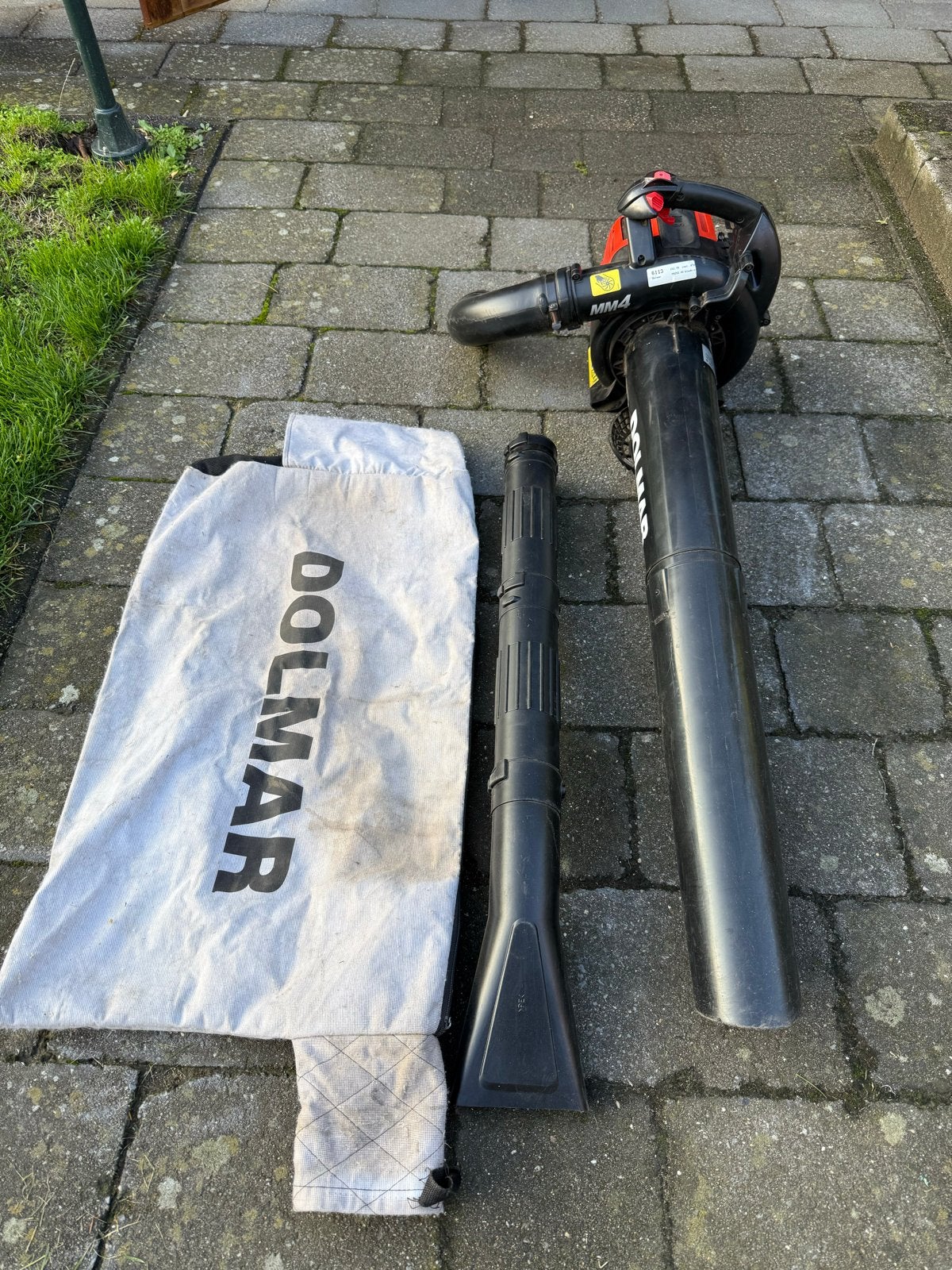 Dolmar MM4 Benzine Bladblazer met Zuigfunctie en Opvangzak, Ophalen, Benzine, Handgedragen, Zo goed als nieuw