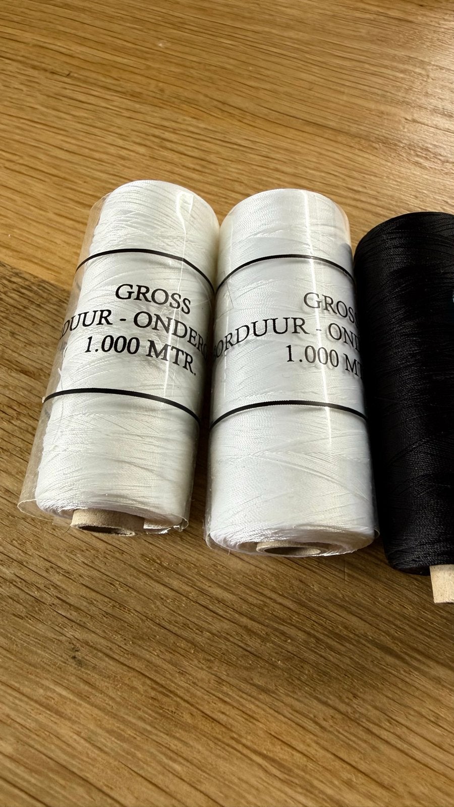 Borduurgaren ondergaren - 4 nieuw, 3 weinig gebruikt, Ophalen of Verzenden, Zo goed als nieuw, Machineborduren, Borduurgaren of Zijde