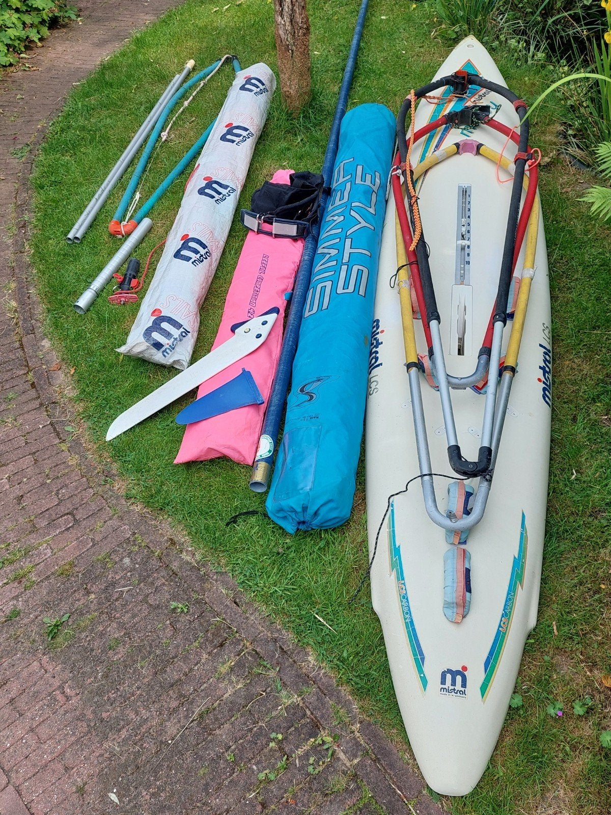 Windsurfset Mistral Malibu met 3 zeilen en accessoires, Ophalen, Gebruikt, Complete set