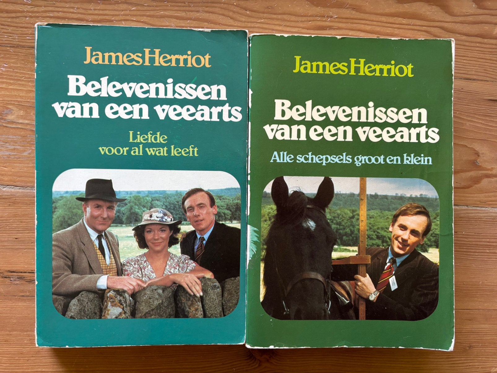 James Herriot - belevenissen van een veearts - 2 delen, Boeken, Ophalen of Verzenden, Gelezen