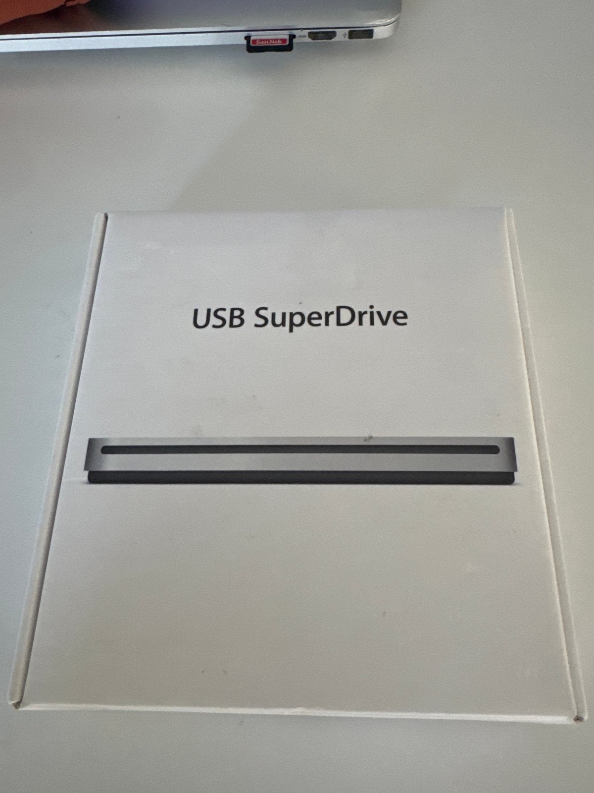 Apple USB SuperDrive - Externe DVD/CD-brander, Computers en Software, Optische drives, Ophalen of Verzenden, Zo goed als nieuw
