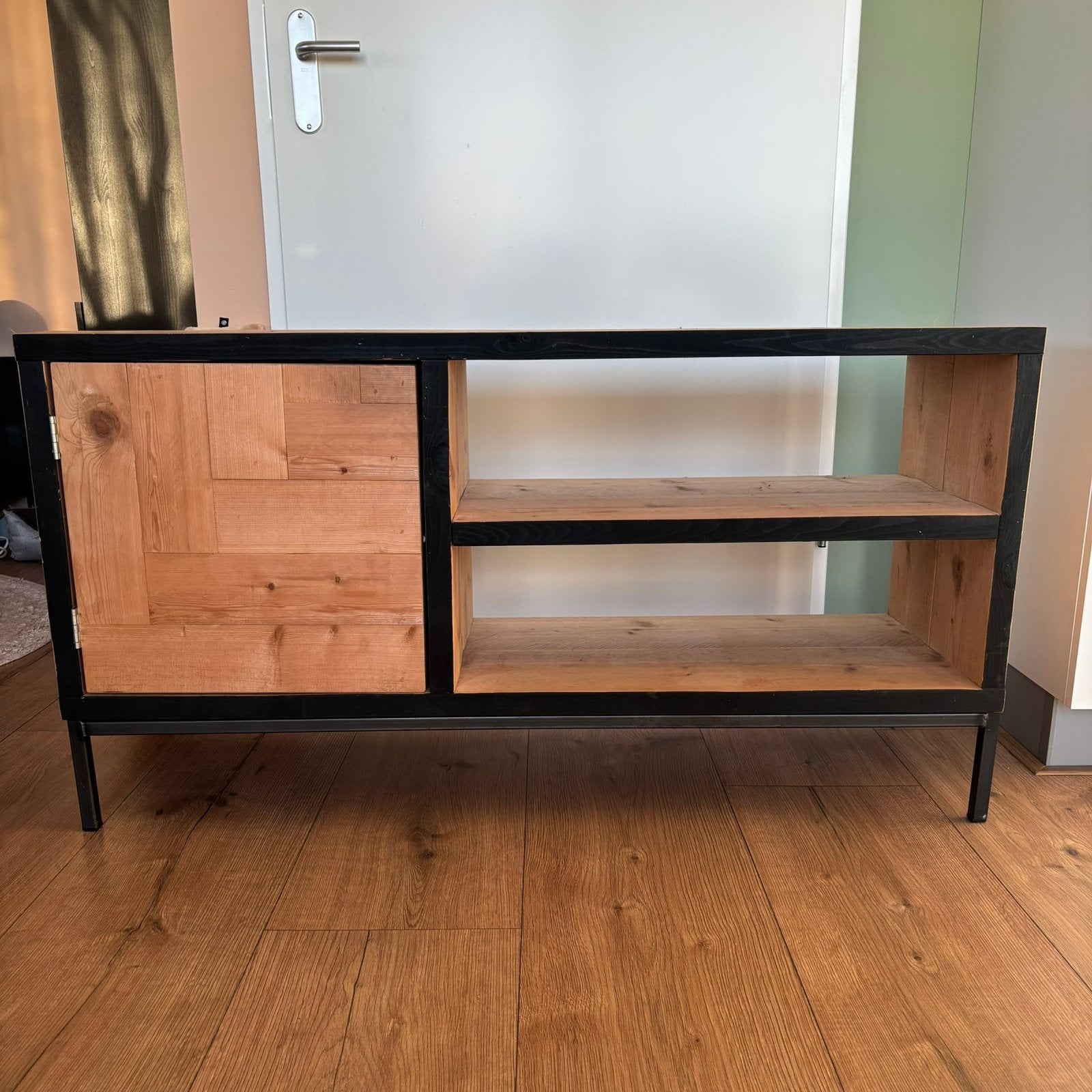 Tv kast massief hout / modern, japandi, industrieel, Ophalen, 100 tot 150 cm, Zo goed als nieuw, Minder dan 100 cm