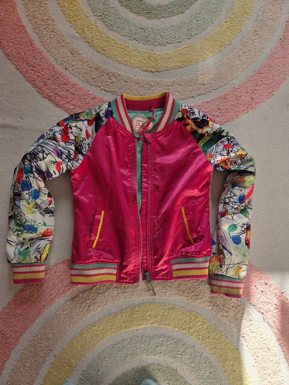 gratis: jasje meisje maat 134 roze en bloemen print
met vlek, Ophalen, Gebruikt, Meisje, Bomba