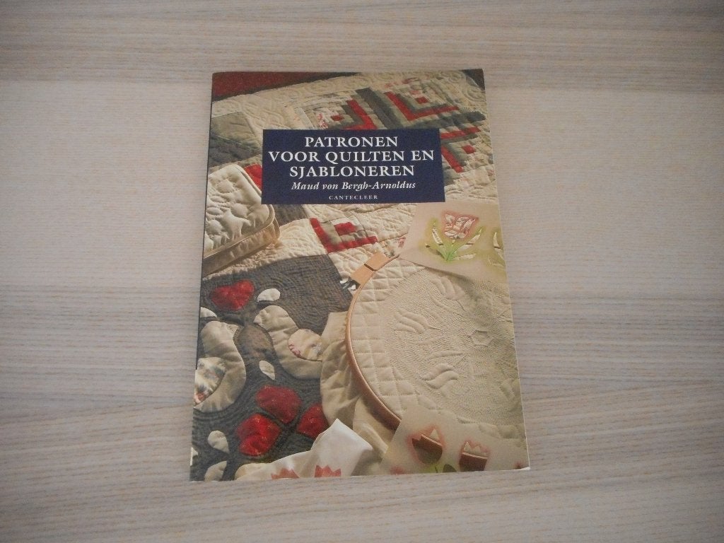 Quilt boek, patronen voor quilten en sjabloneren, Ophalen of Verzenden, Zo goed als nieuw, Borduren en Naaien, Maud von Bergh