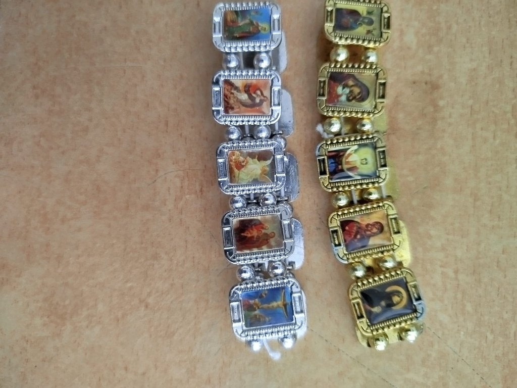 Partij van 360 Armbanden met Religieuze Afbeeldingen, Ophalen of Verzenden, Nieuw, Goud, Overige materialen