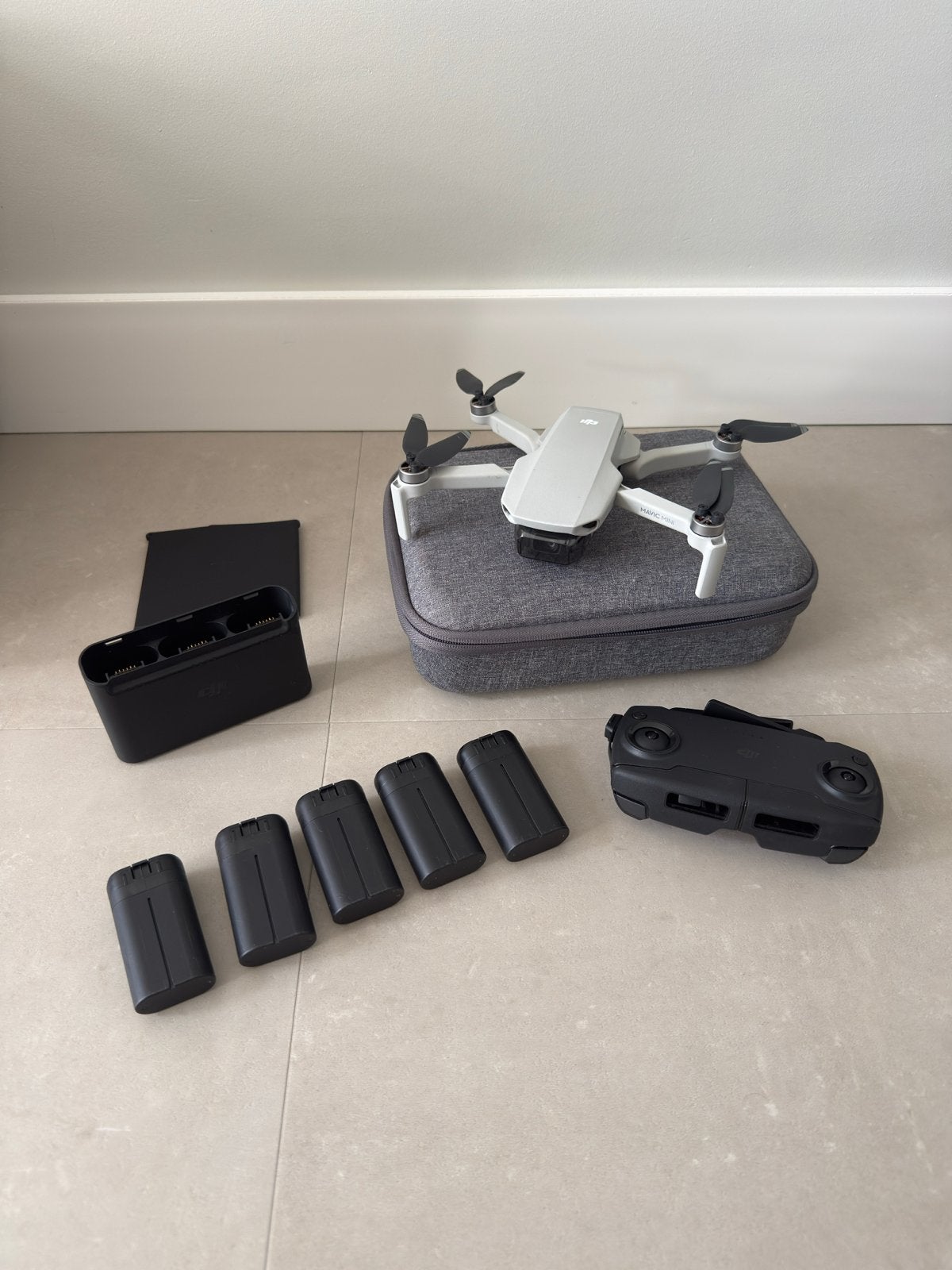 DJI Mavic Mini 1 Fly More Combo - Zo goed als nieuw, Cameradrone, Extra accu('s), Zo goed als nieuw, 1 tot 5 kilometer