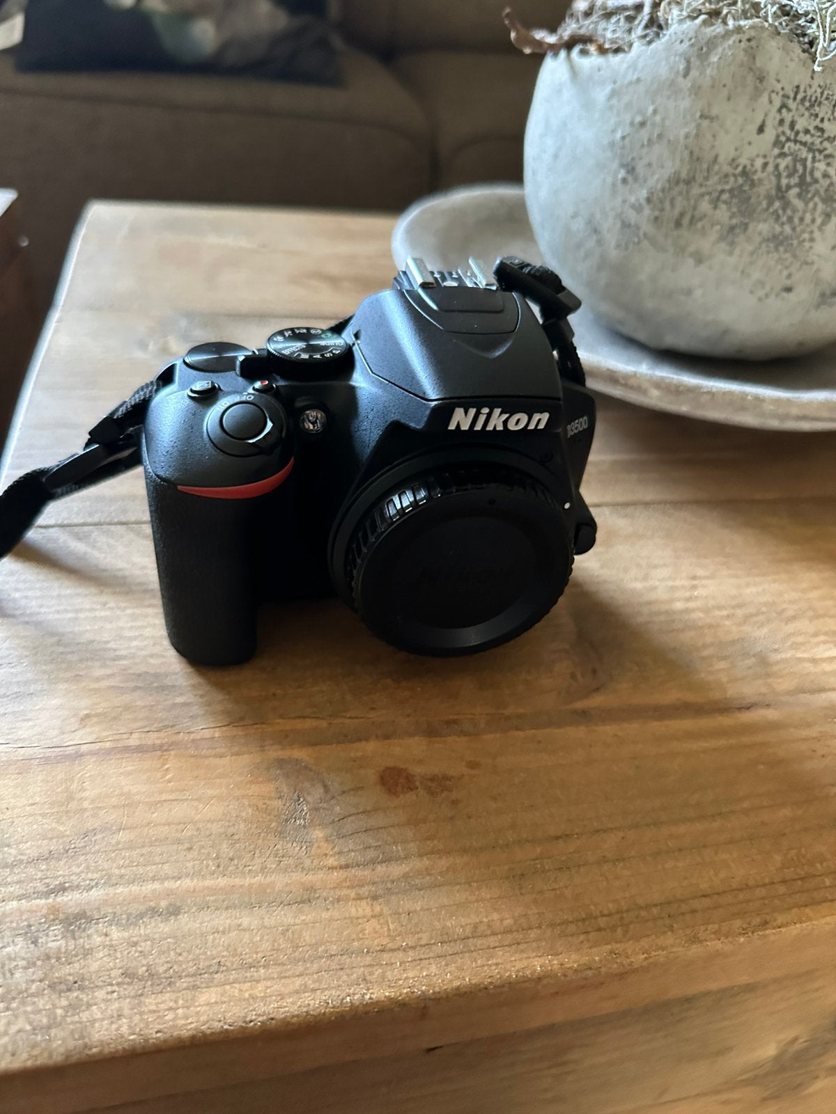 Nikon D3500 met lens, oplader en tas, Ophalen, Zo goed als nieuw, Nikon, Geen optische zoom