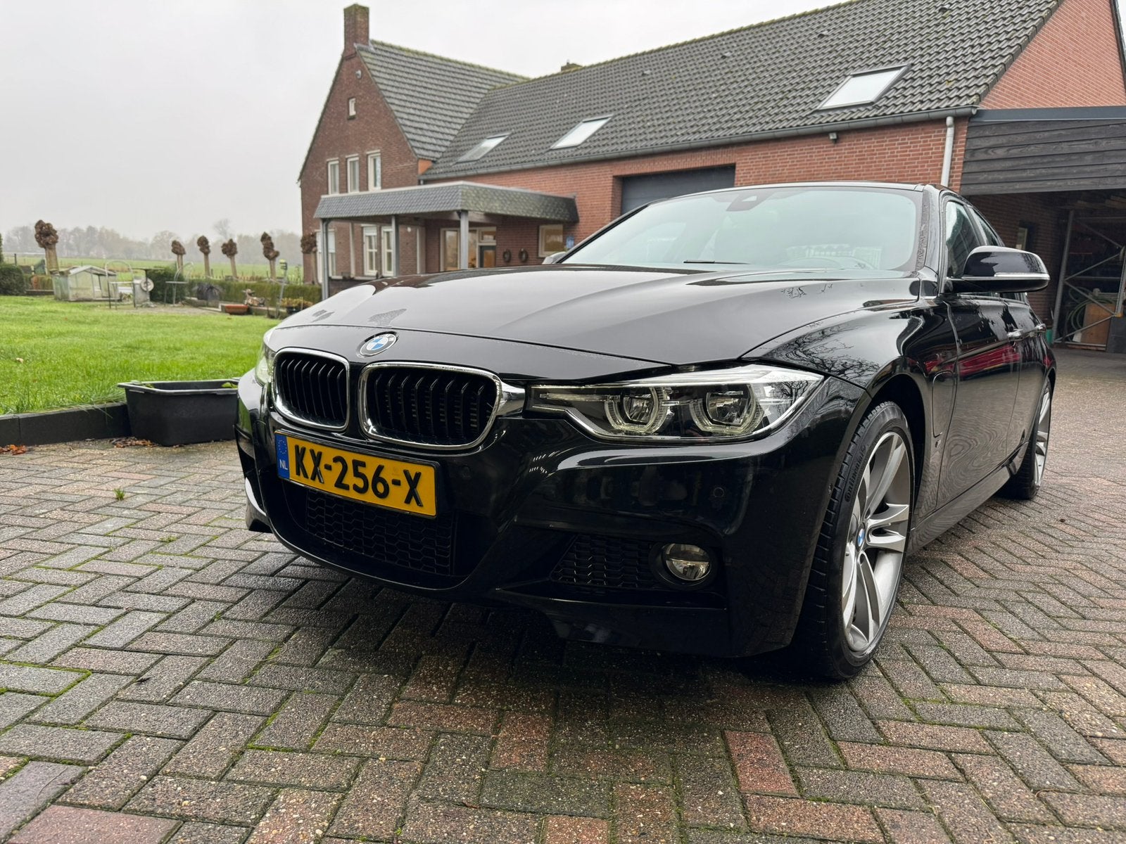 BMW 330e F30 2016 Zwart M Sport Pakket full option Leder, Automaat, 1998 cc, Achterwielaandrijving, Euro 6