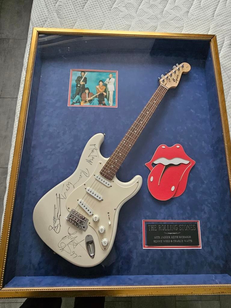 Gesigneerde Rolling Stones Gitaar - Uniek Verzamelobject, Ophalen, Zo goed als nieuw, Solid body, Overige merken