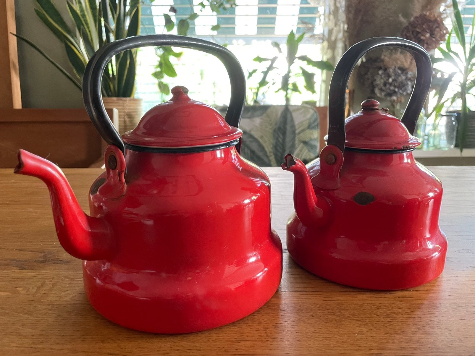 Vintage rood emaille theepot, 2 stuks voor €20,00, Ophalen of Verzenden