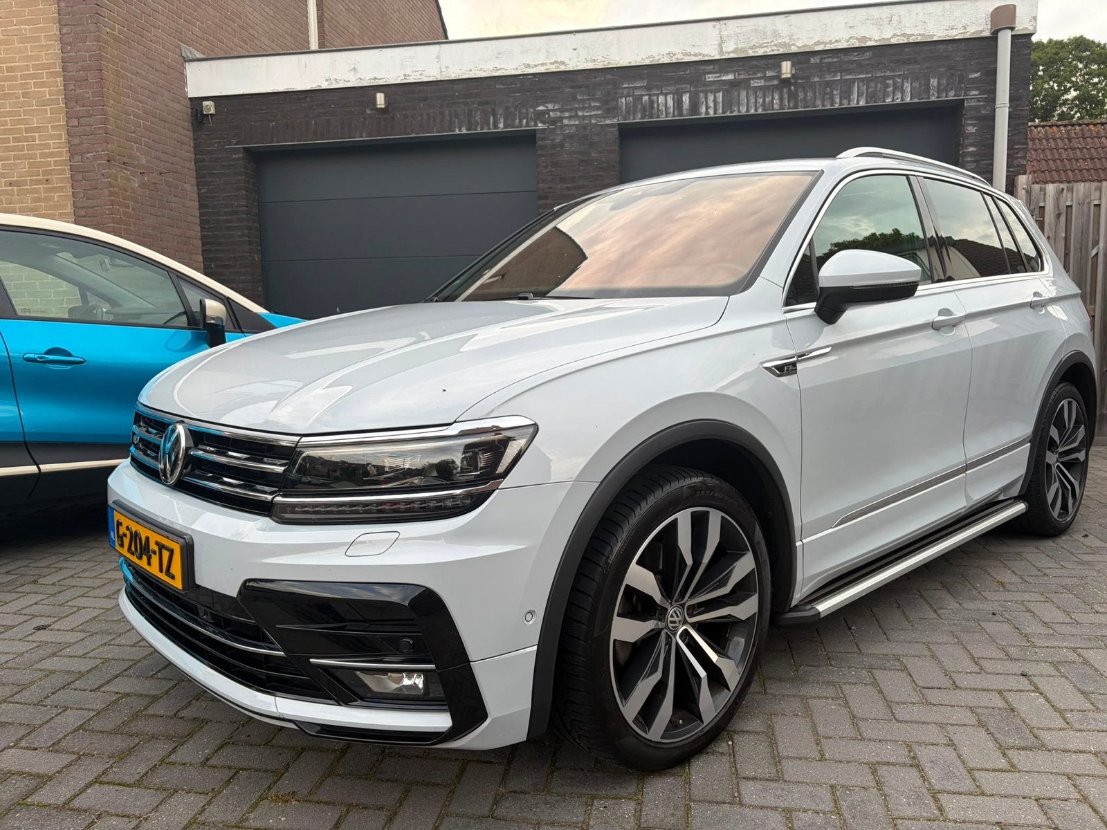 Volkswagen Tiguan 3x R 2.0 TSI 230pk 4Motion DSG Oryx White, 1610 kg, 4 cilinders, 1984 cc, 2500 kg