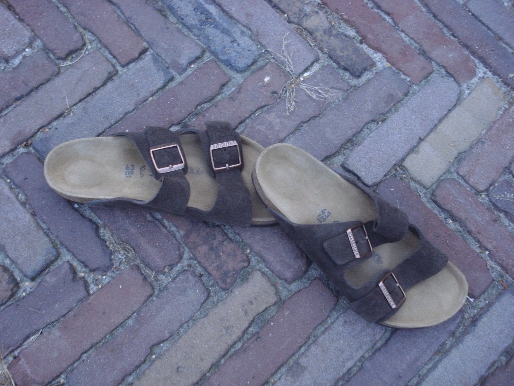 BIRKENSTOCKS BRUIN ARIZONA 43 GRATIS VERZENDING PER POST, Kleding | Dames, Slippers, Bruin, Verzenden, Nieuw