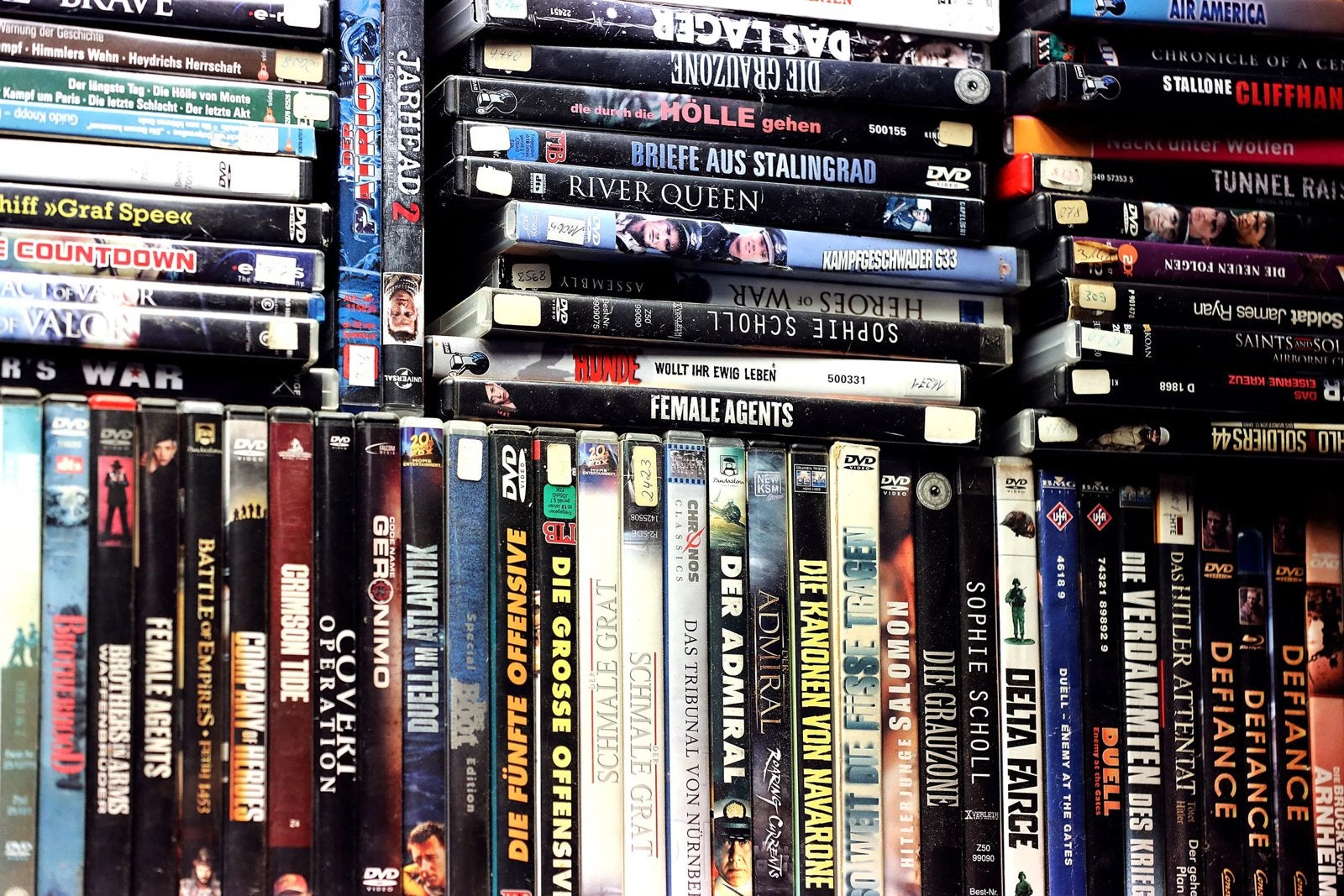 Gezocht: oude dvd-verzameling. Ophalen in Bussum en omgeving, Ophalen