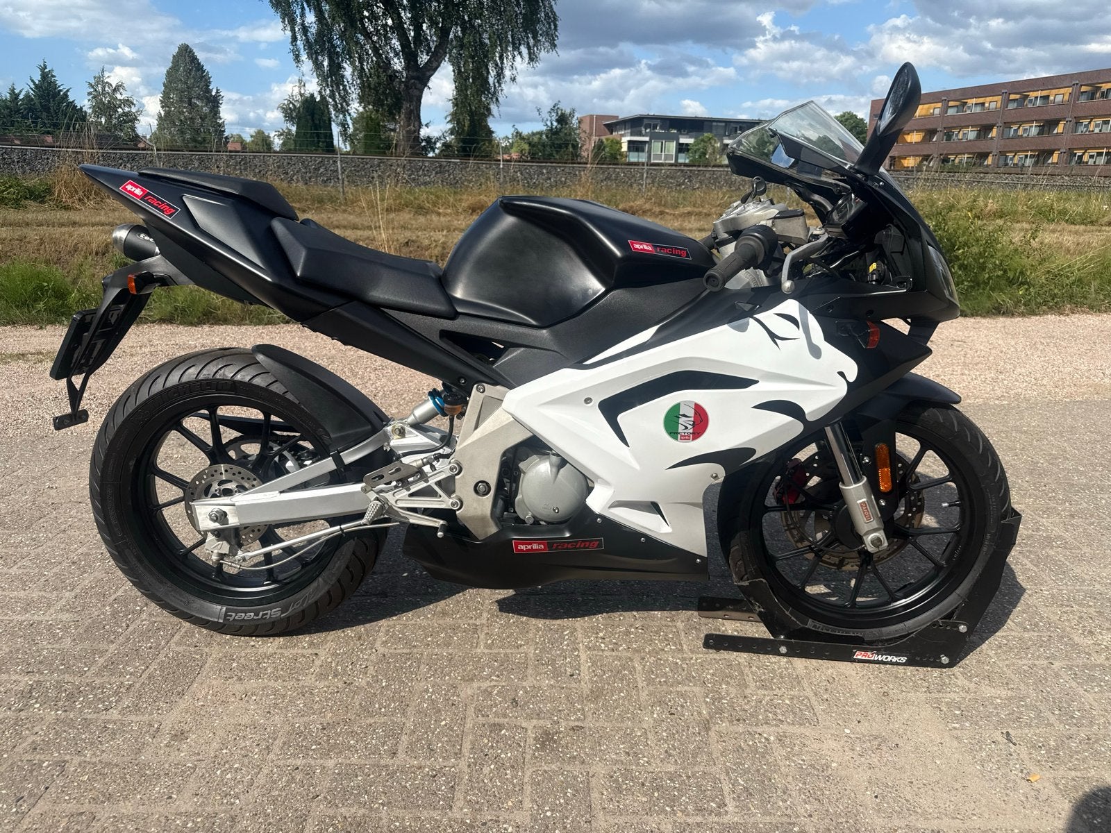 Aprilia rs50 derbi gpr nieuw helemaal gereviseerd, 6 versnellingen, Derbi, Maximaal 45 km/u, Derbi