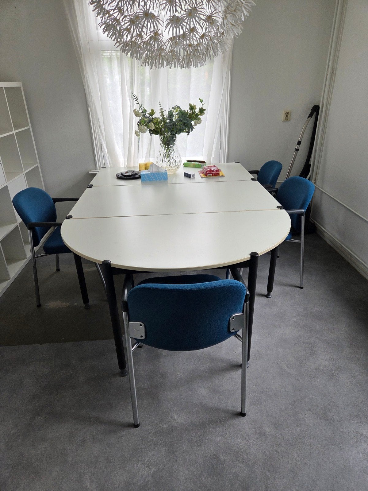 Gratis af te halen - tafel + 4 stoelen, Ophalen, Gebruikt, Rechthoekig, 50 tot 100 cm