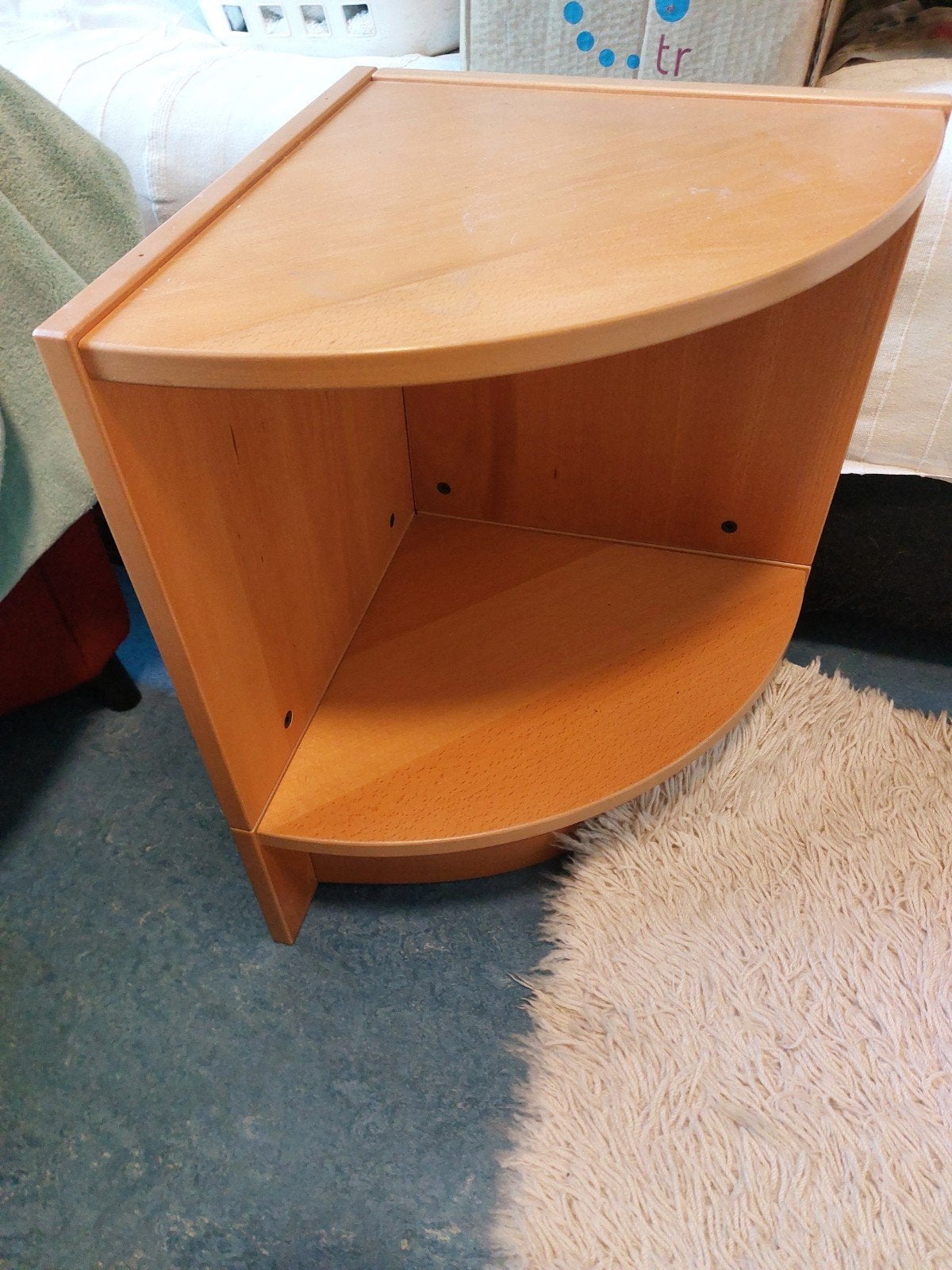 Houten Ikea effectiv hoekkastje met twee planken, Ophalen, Gebruikt