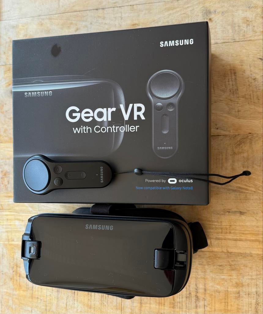 Samsung Gear VR met Controller (SM-R325), Spelcomputers en Games, Virtual Reality, Ophalen of Verzenden, Zo goed als nieuw, VR-bril