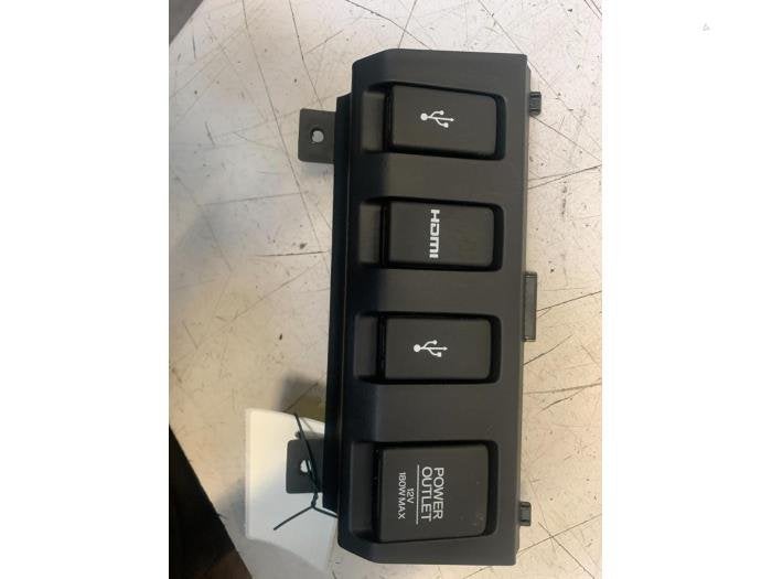AUX/USB aansluiting van een Honda HR-V, Honda, Gebruikt, -, -