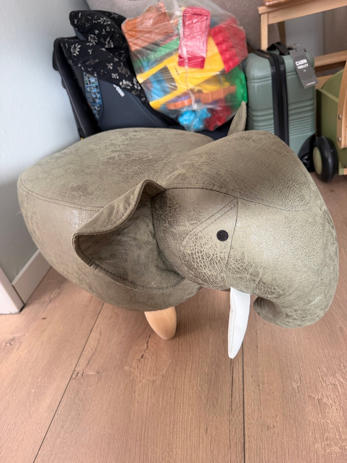 Leuke olifant krukje/nachtkastje voor kinderkamer, Ophalen, Zo goed als nieuw