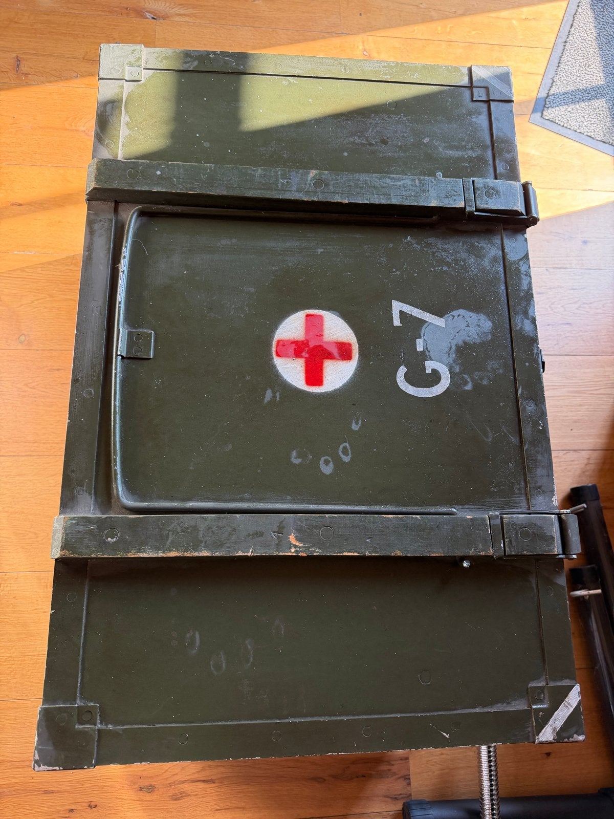 Vintage Legerkist / Munitiekist - Groen met Rode Kruis, Ophalen, Gebruikt, 50 tot 100 cm, 50 tot 75 cm