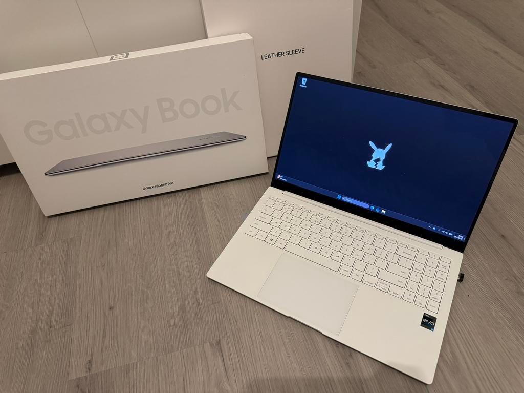Samsung Galaxy Book 2 Pro (Zilver/Wit, 15 inch), Computers en Software, Windows Laptops, Ophalen, Gebruikt, 15 inch, Onbekend