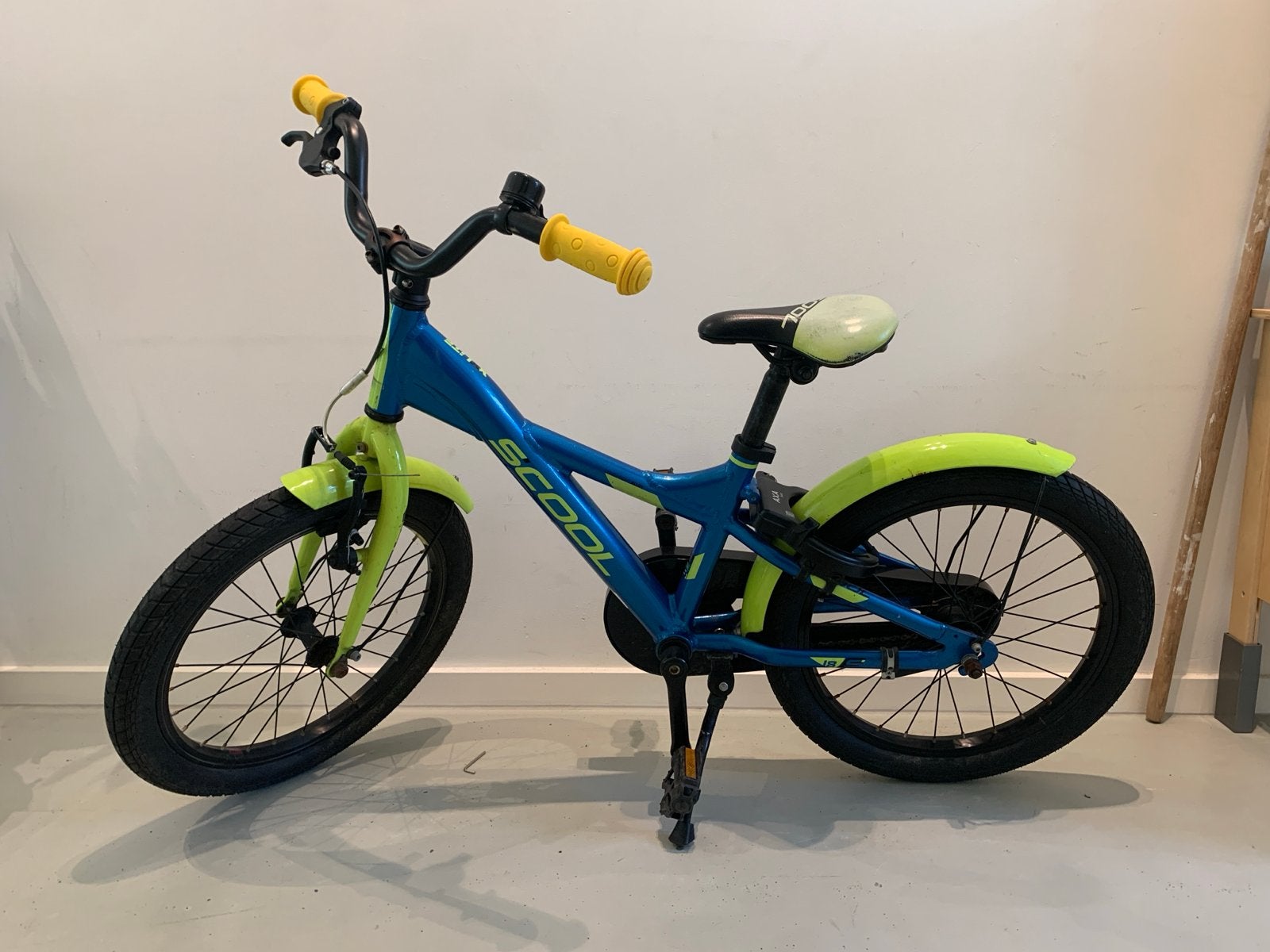 Stoere S'COOL kinderfiets 18 inch - Goede staat, Fietsen en Brommers, Fietsen | Kinderfietsjes, Ophalen, Gebruikt, 16 tot 20 inch