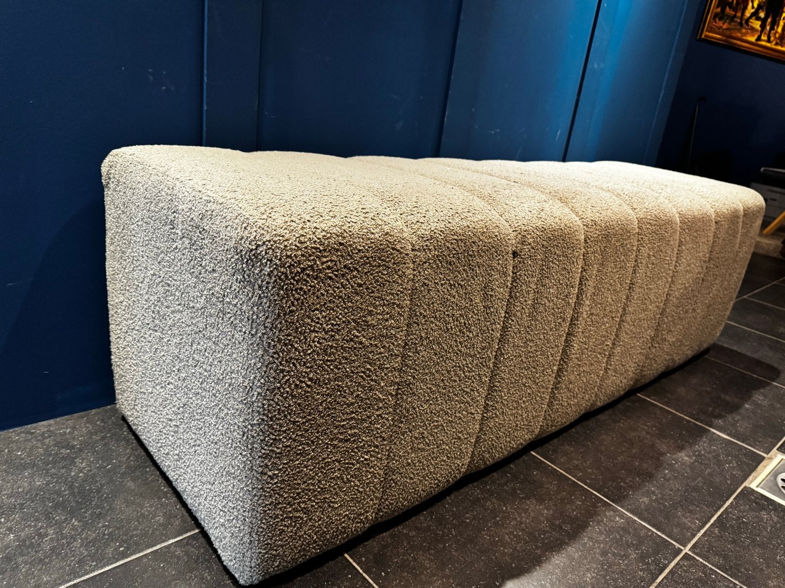 Hocker/bankje van Karwei - Bouclé stof, Huis en Inrichting, Banken | Voetenbanken en Poefen, Ophalen, 50 tot 75 cm, 125 cm of meer