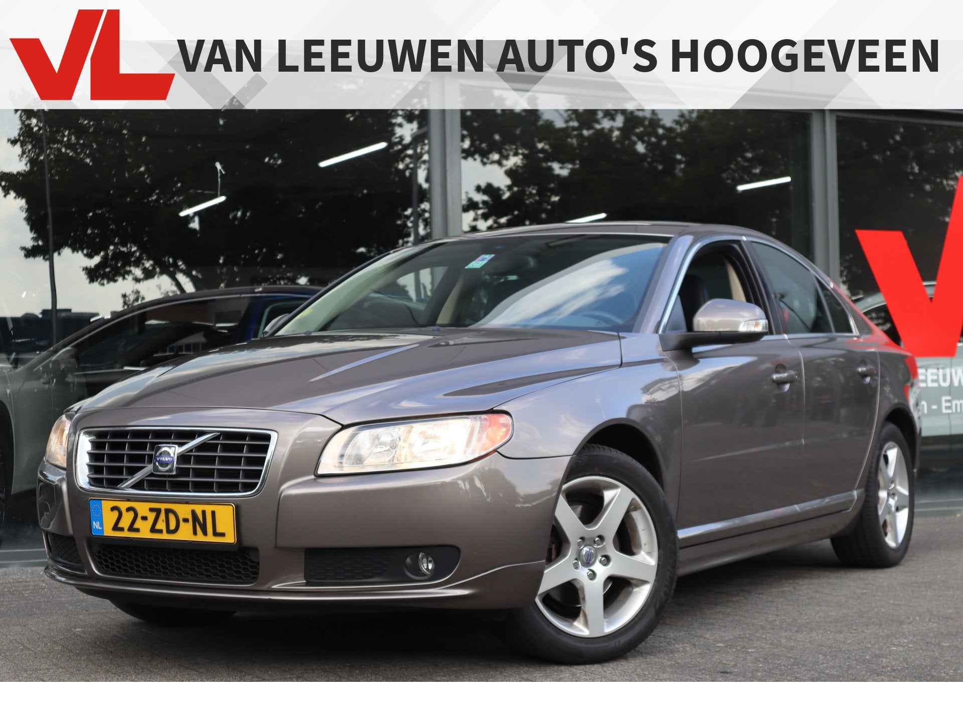 Volvo S80 2.5 T Momentum | Rijklaar | Leder | Trekhaak, Voorwielaandrijving, Zwart, Parkeersensor, 2521 cc