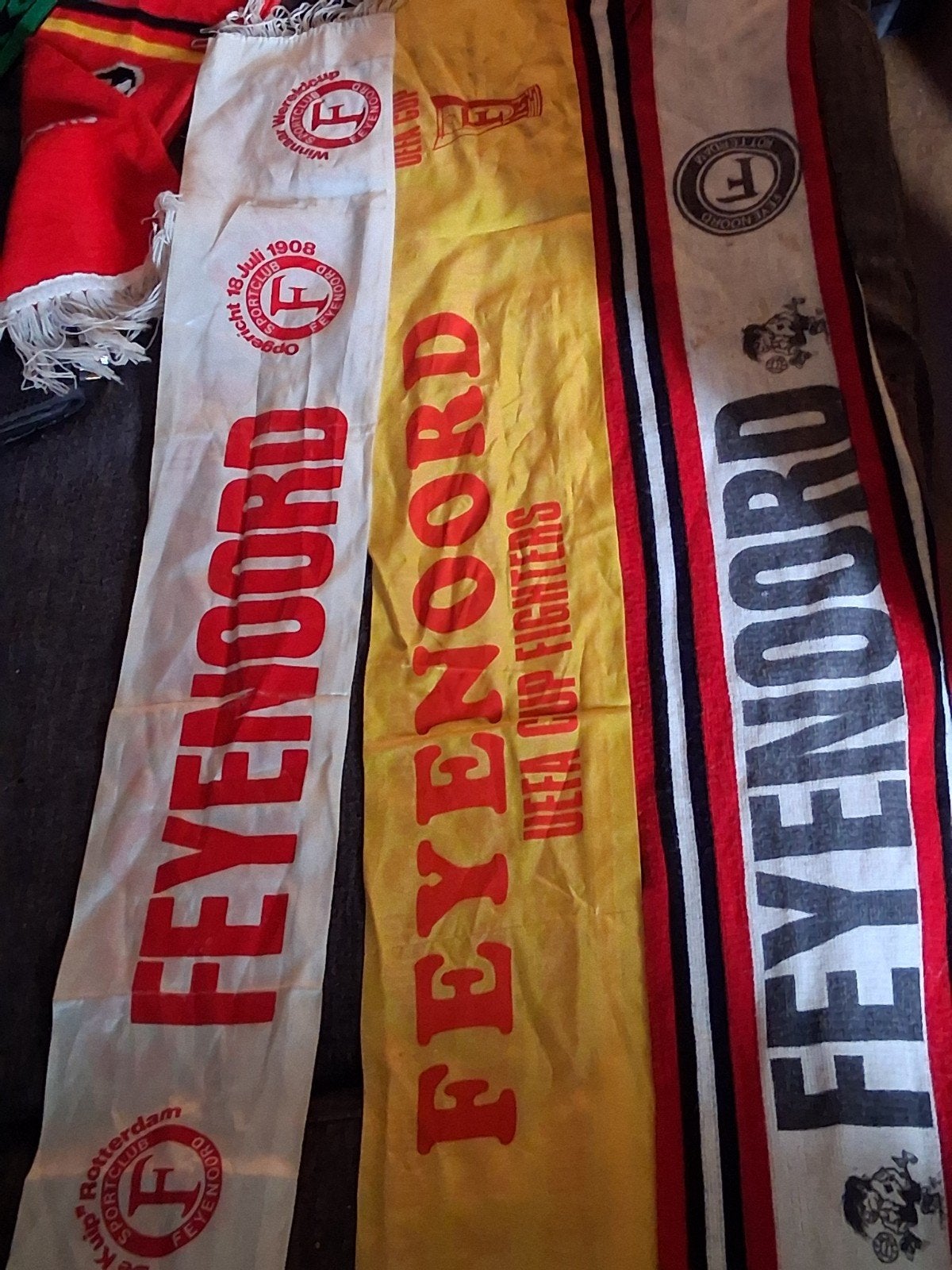 Feyenoord Sjaals en Ordedienstpet - Unieke Collectie, Verzamelen, Ophalen of Verzenden, Gebruikt, Feyenoord, Vaantje of Sjaal