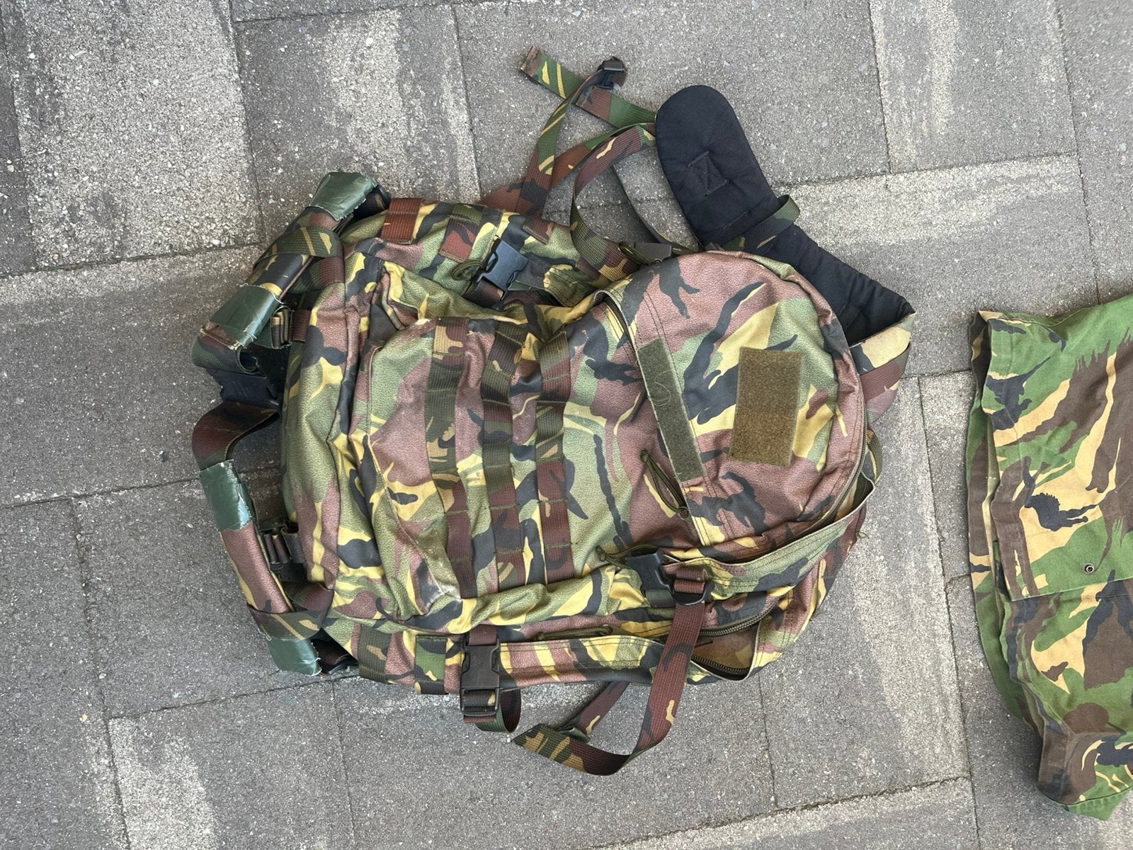 Legertas + jassen, Verzamelen, Militaria | Algemeen, Verzenden, Landmacht, Nederland