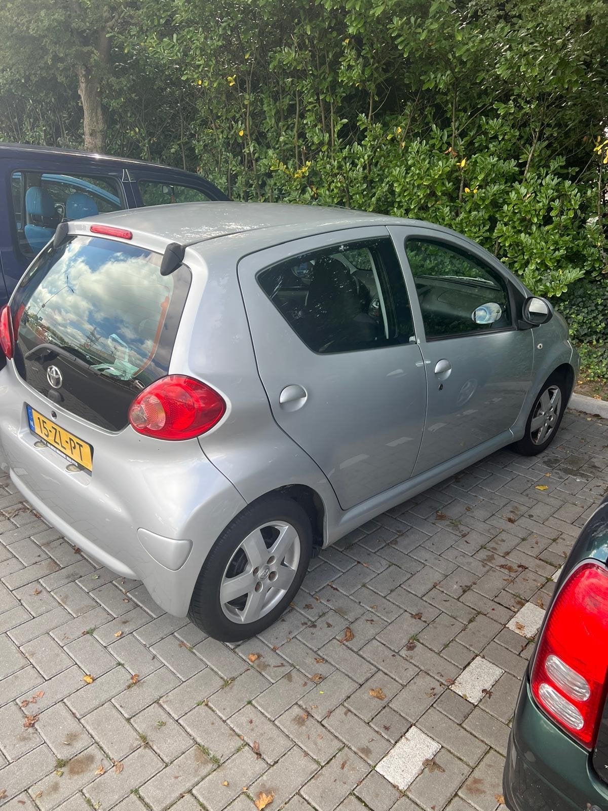 Toyota Aygo 1.0 12V Vvt-i 5DRS 2008 Grijs NAP, Voorwielaandrijving, 4 stoelen, 68 pk, Origineel Nederlands