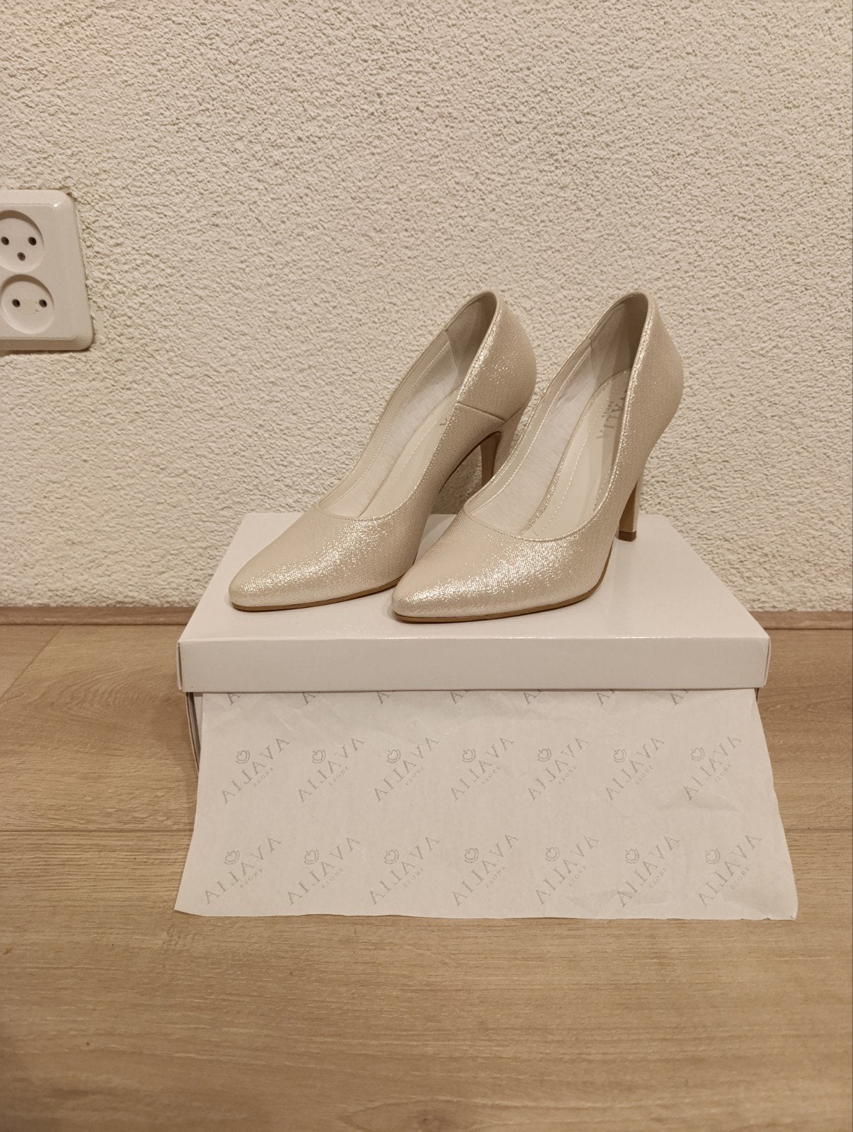 Trouwschoenen Maat 39, Wit, Avalia, Nieuw, Ophalen of Verzenden