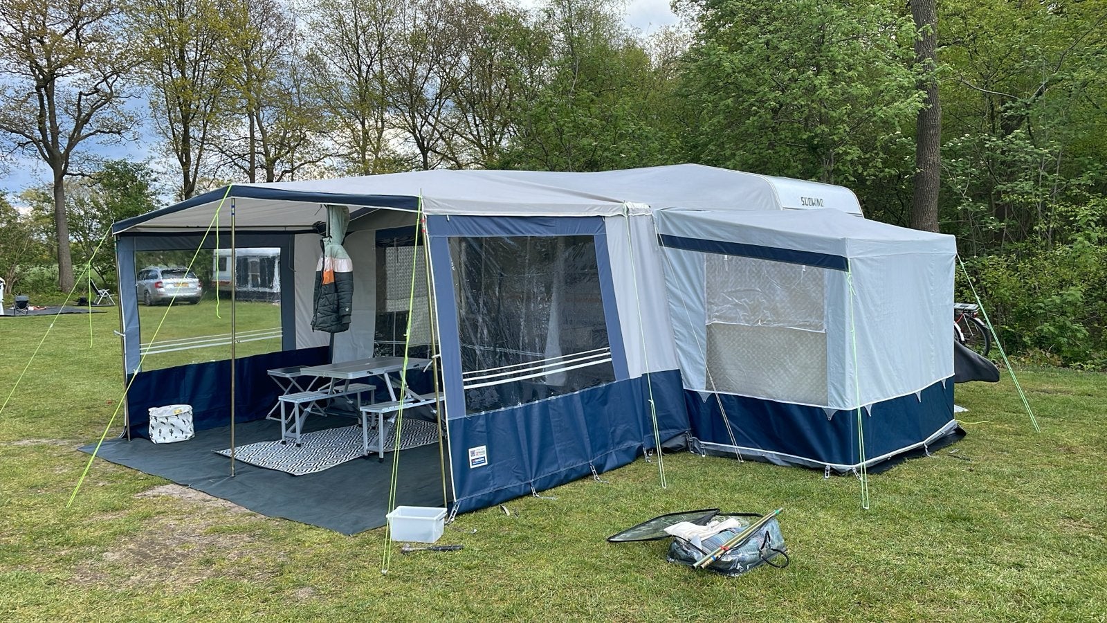 Knaus Sudwind 450 uit 1991 met voortent, luifel en uitbouw, Standaardzit, Stapelbed, Uitbouw voortent, Particulier