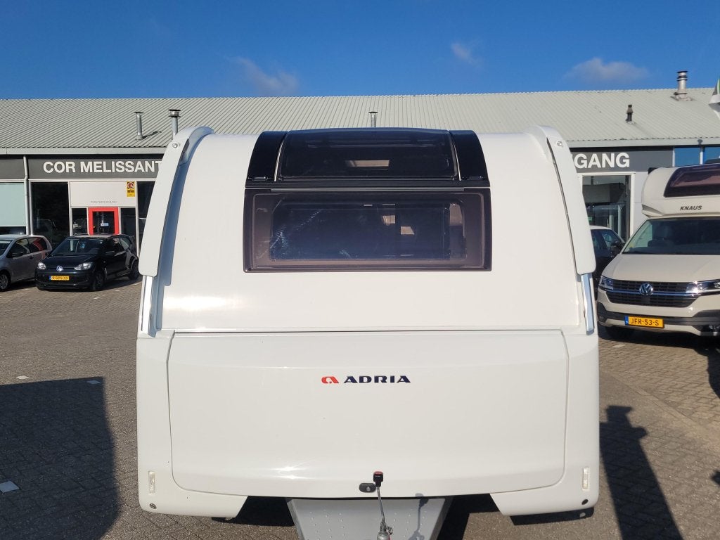 Adria Adora 613 HT MOVER/VOORTENT/NIEUWSTAAT/BT/VLOERVERWARM, Caravans en Kamperen, Rondzit, Bedrijf, Adria, 6 tot 7 meter