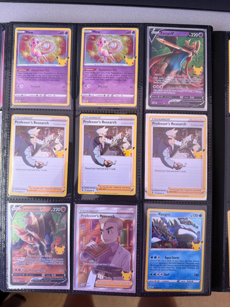 Te Koop 32 Pokémon Celebrations 25th Anniversary kaarten, Ophalen of Verzenden, Nieuw, Meerdere kaarten, Foil