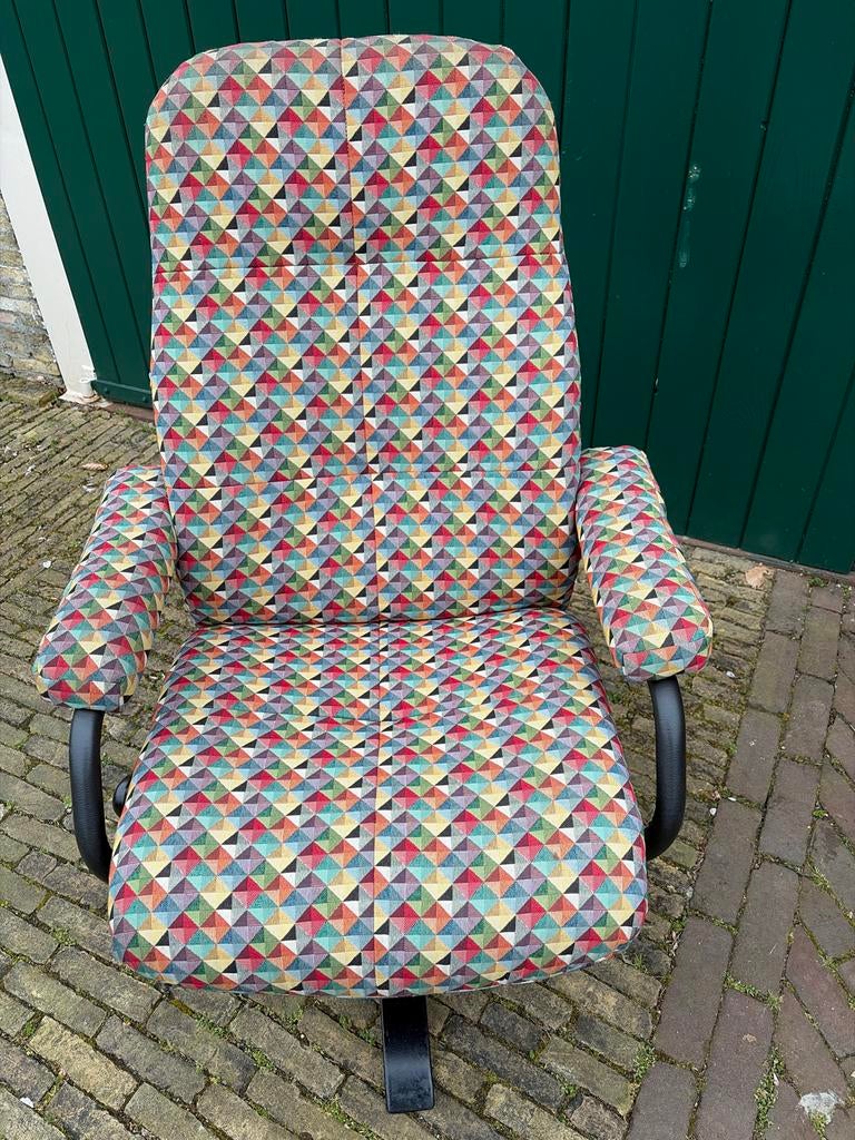 Draaistoel  met Kleurrijk Patroon, Huis en Inrichting, Fauteuils, Ophalen, Gebruikt, 75 tot 100 cm, Stof