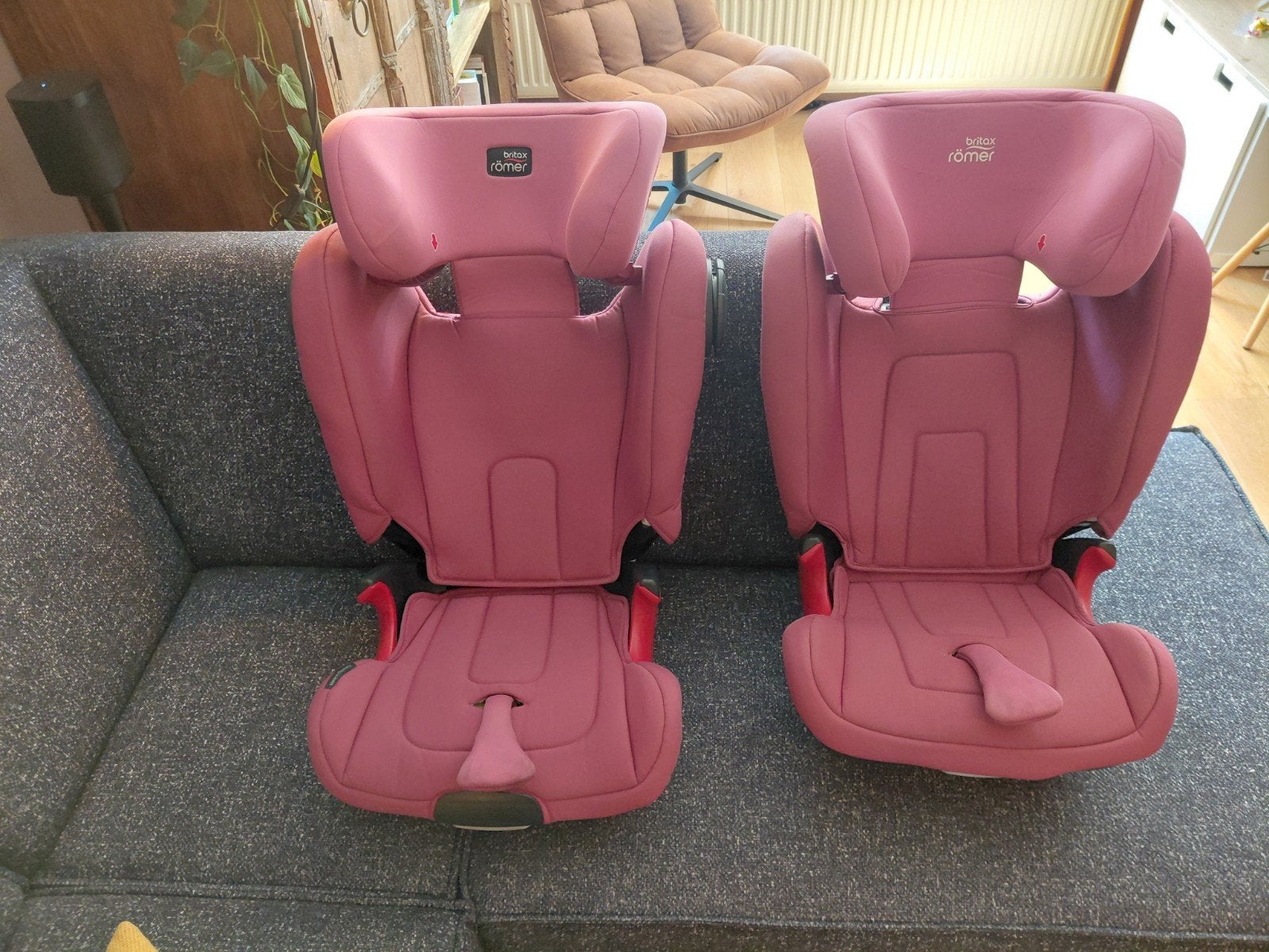 2 keer Britax Römer KIDFIX2R roze autostoeltjes, Romer, 15 t/m 36 kg, Ophalen of Verzenden, Isofix