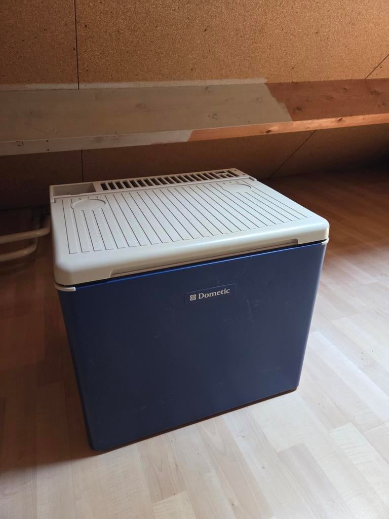 Dometic camping koelkastje z.g.a.n, Caravans en Kamperen, Koelboxen, Ophalen, Zo goed als nieuw, Elektrisch