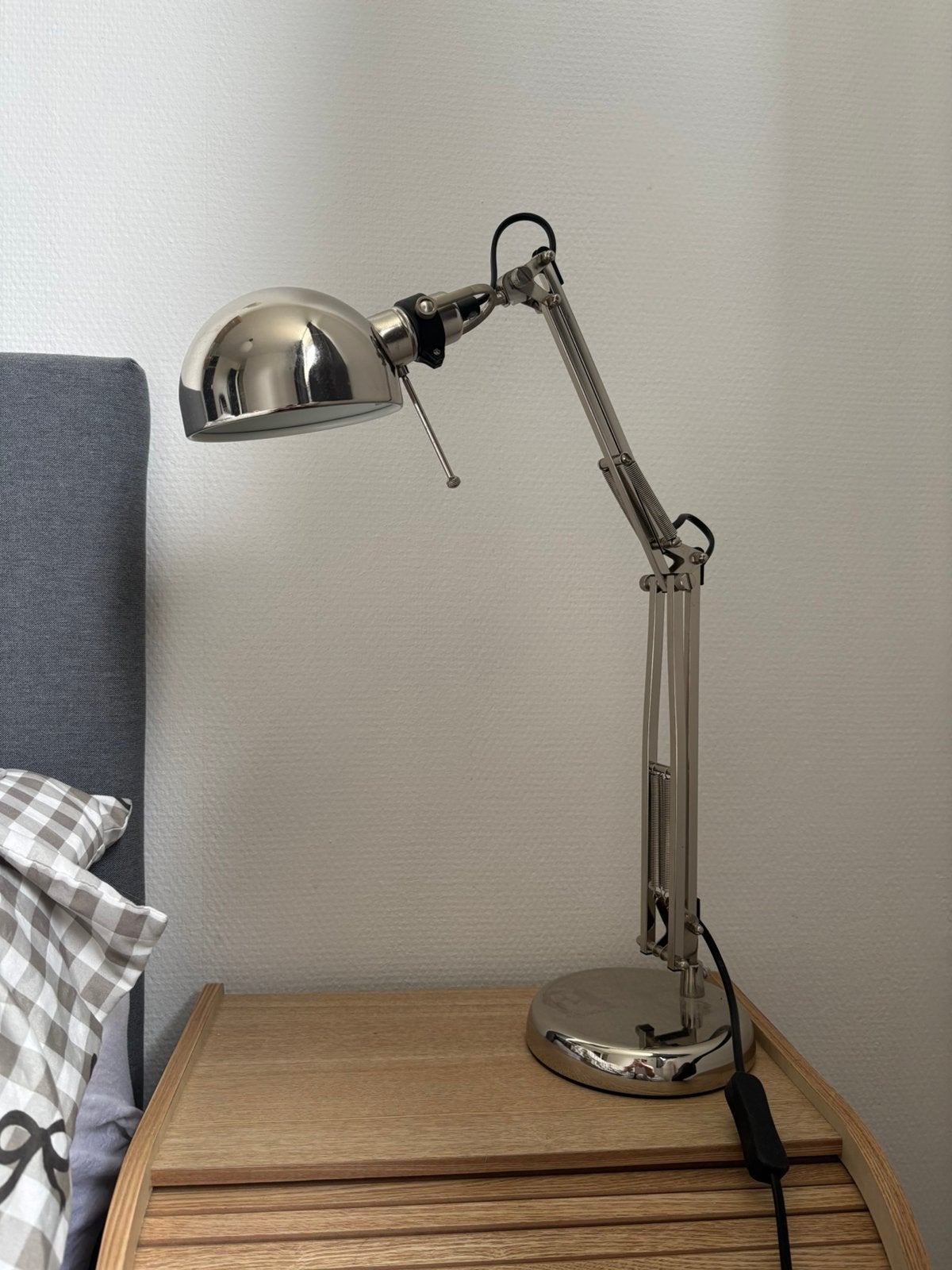 IKEA nachtlamp / bureau lamp, Huis en Inrichting, Verstelbaar, Nachtlamp, Ophalen of Verzenden, Zo goed als nieuw