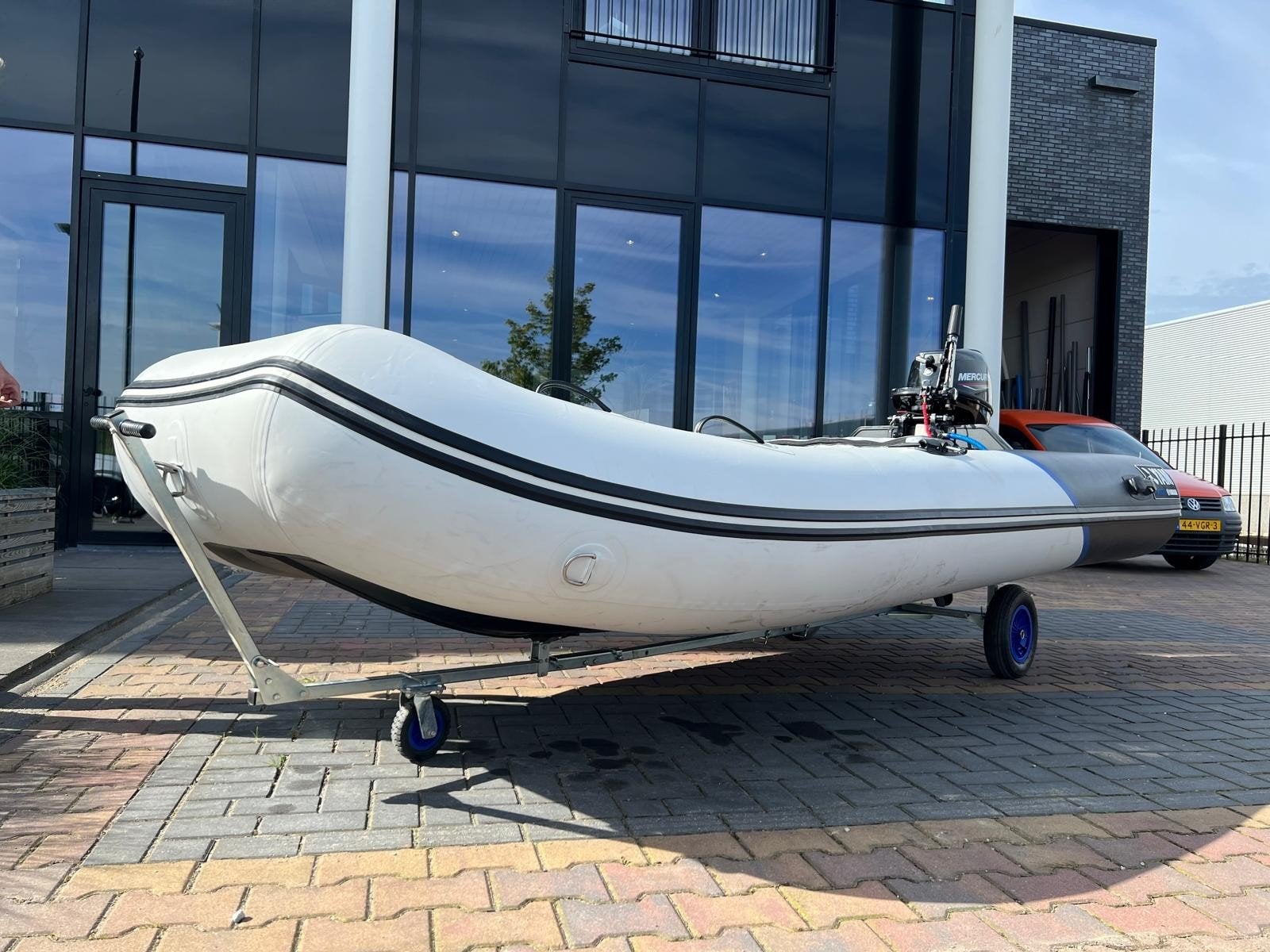 YAM 380S met Mercury 9.9 buitenboordmotor en strandtrailer, Watersport en Boten, Ophalen, Aluminium, Mercury, 9 pk