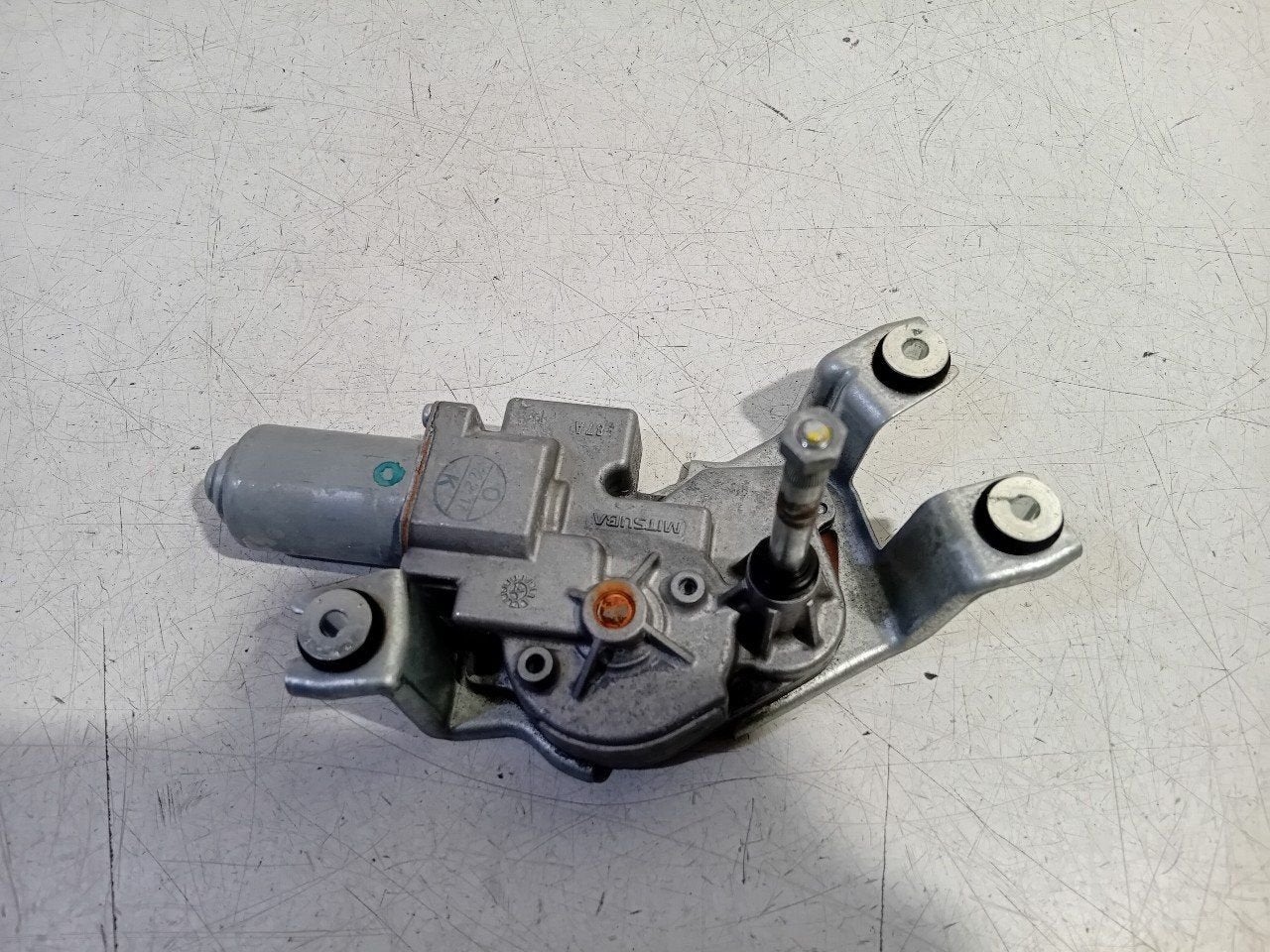 Ruitenwissermotor achter BMW iX, Onderdelen@venauto.nl, Van der Ven Autorecycling B.V., Gebruikt, Ettenseweg 76, 4706 PB Roosendaal, The Netherlands