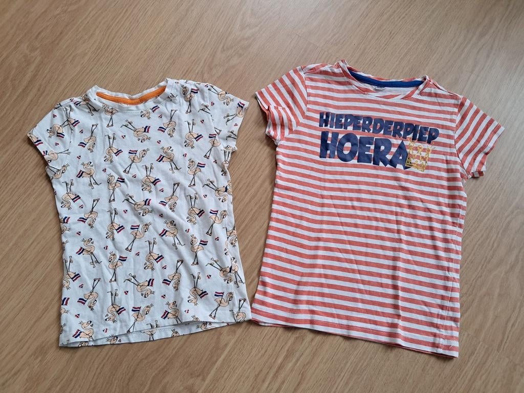Set van 2x T-shirts maat 110/116 oranje koningsspelen, Ophalen of Verzenden, Gebruikt, Jongen of Meisje, Shirt of Longsleeve