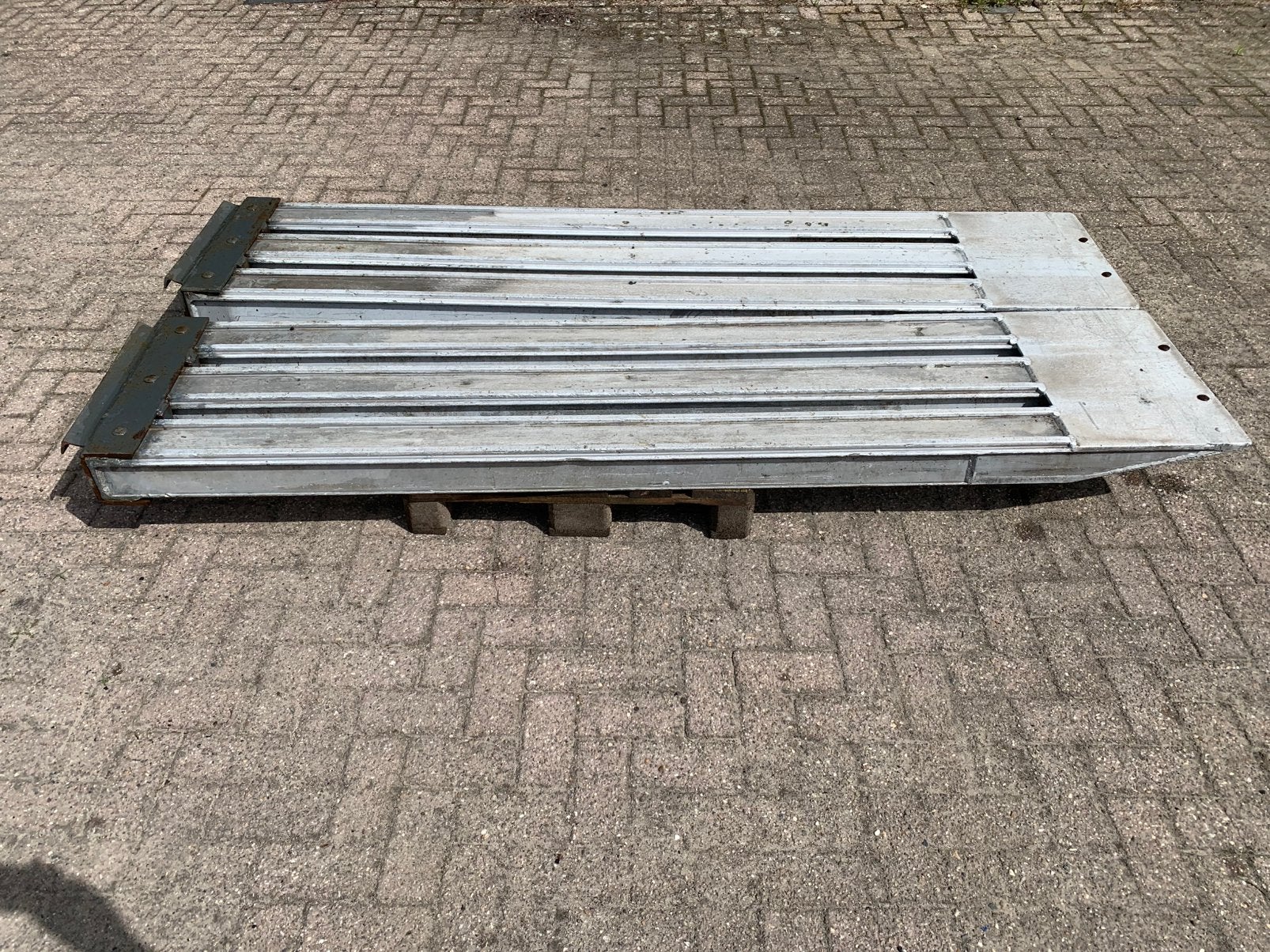 Set zware aluminium oprijplaten 250x55 cm, Ophalen, Gebruikt
