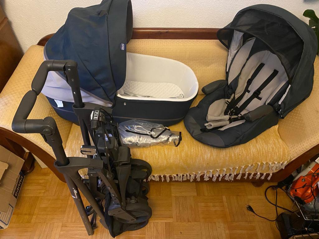 Zeer nette set kinderwagen van Chicco Trio Love met buggy., Kinderen en Baby's, Kinderwagens en Combinaties, Ophalen of Verzenden
