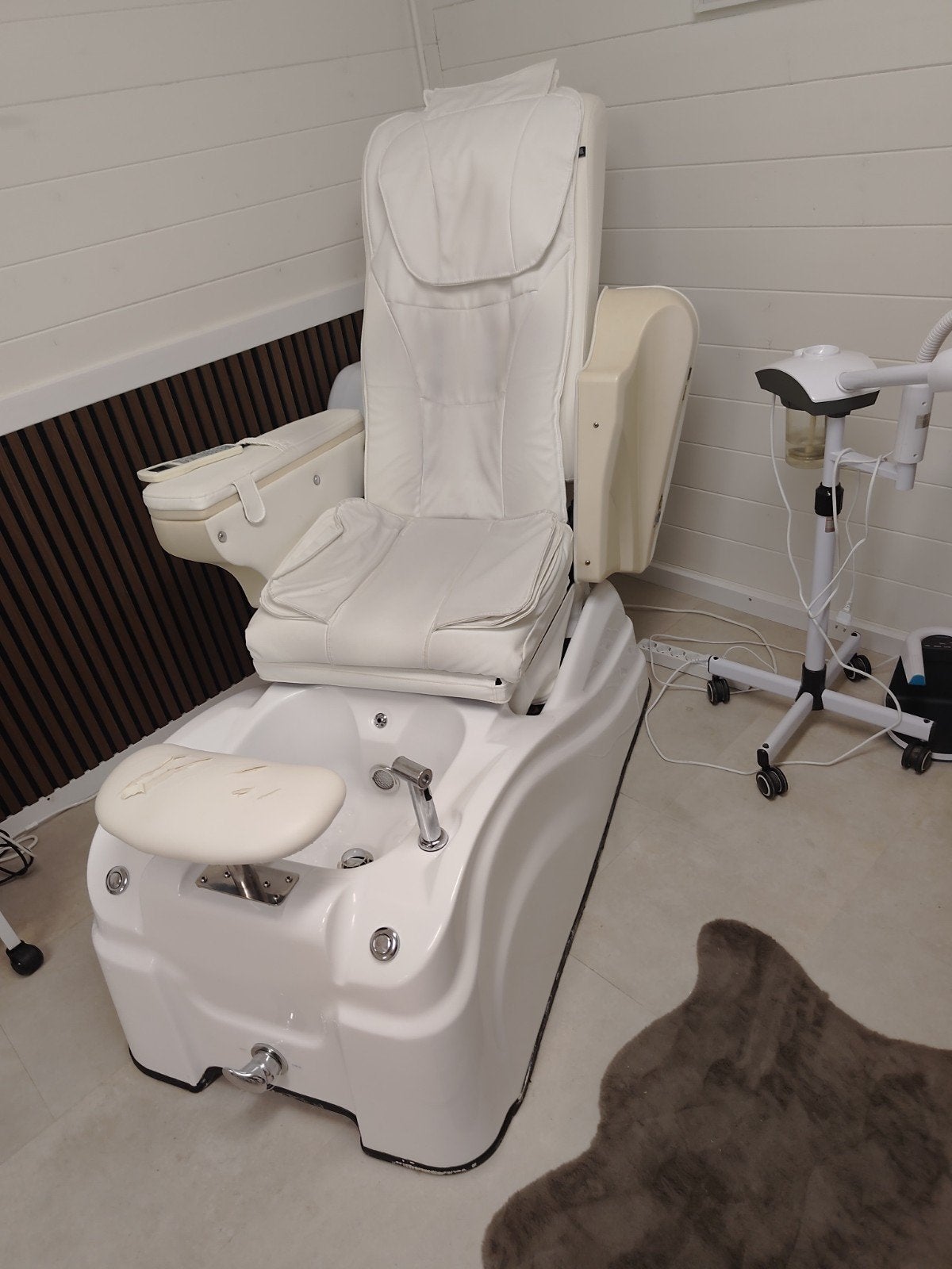 Pedicurestoel met whirlpool en rugmassage, Ophalen, Gebruikt