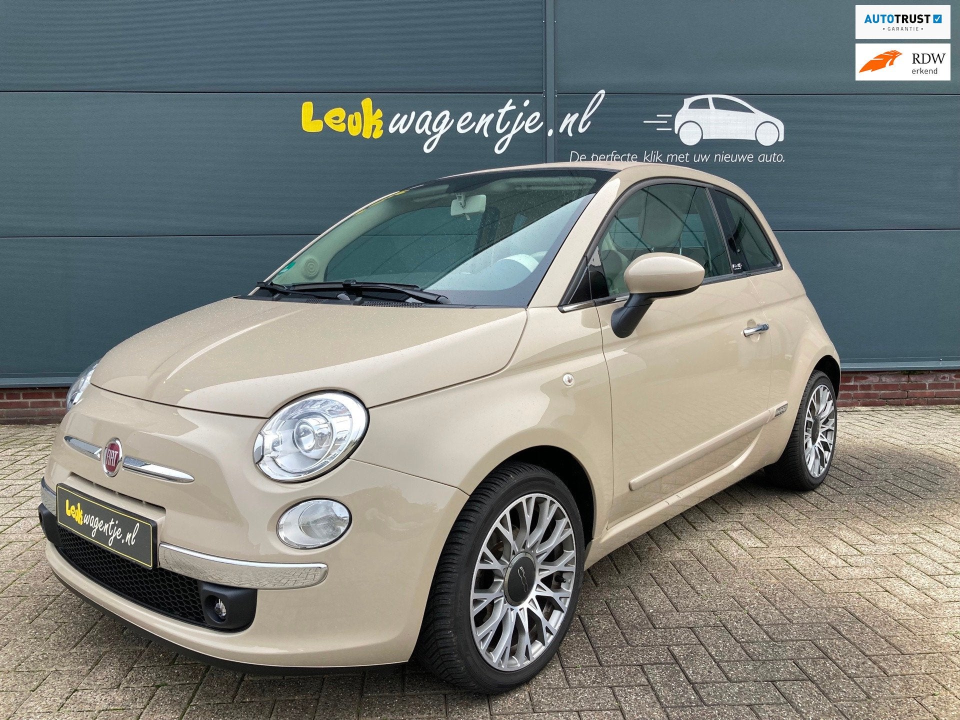 Fiat 500 C 0.9 TwinAir Rock Cabrio *leder *xenon *cappuccino, Auto's, 86 pk, Gebruikt, Cabriolet, Beige