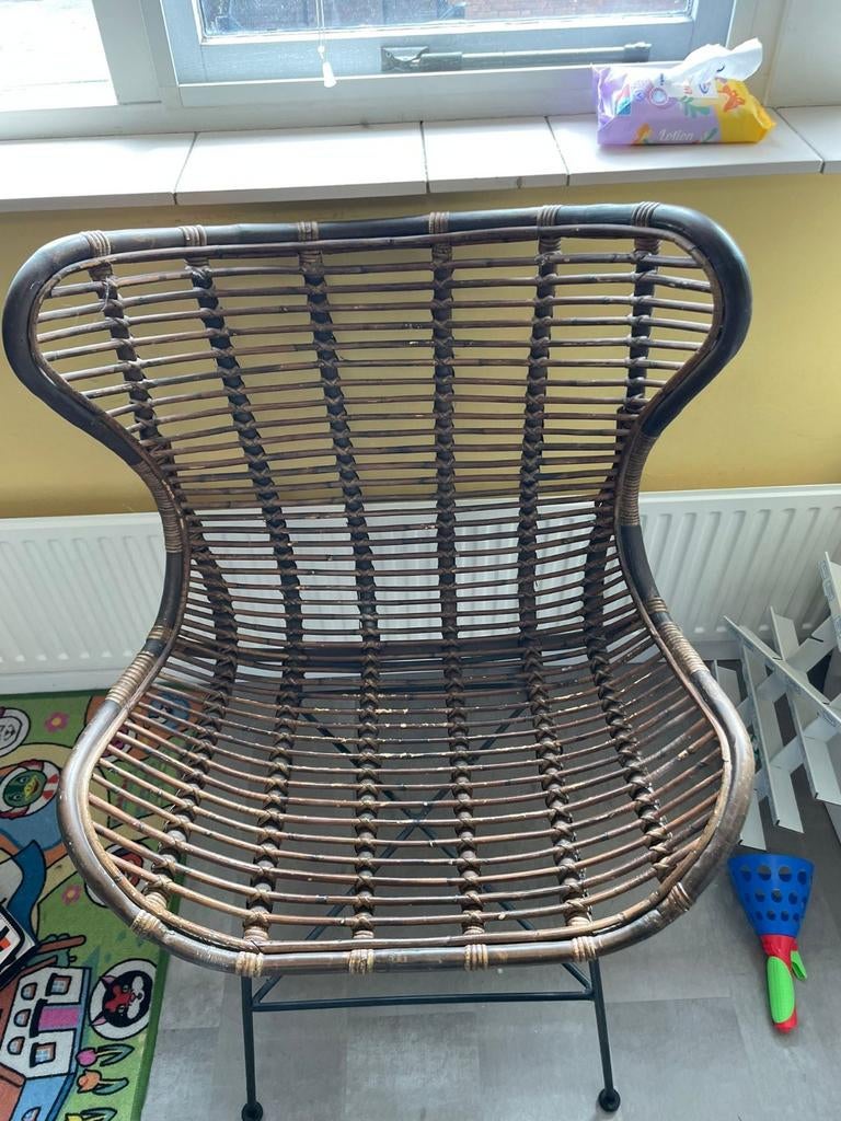 Rotan vlinderstoel, Huis en Inrichting, Stoelen, Ophalen of Verzenden, Gebruikt, Bruin, Eén