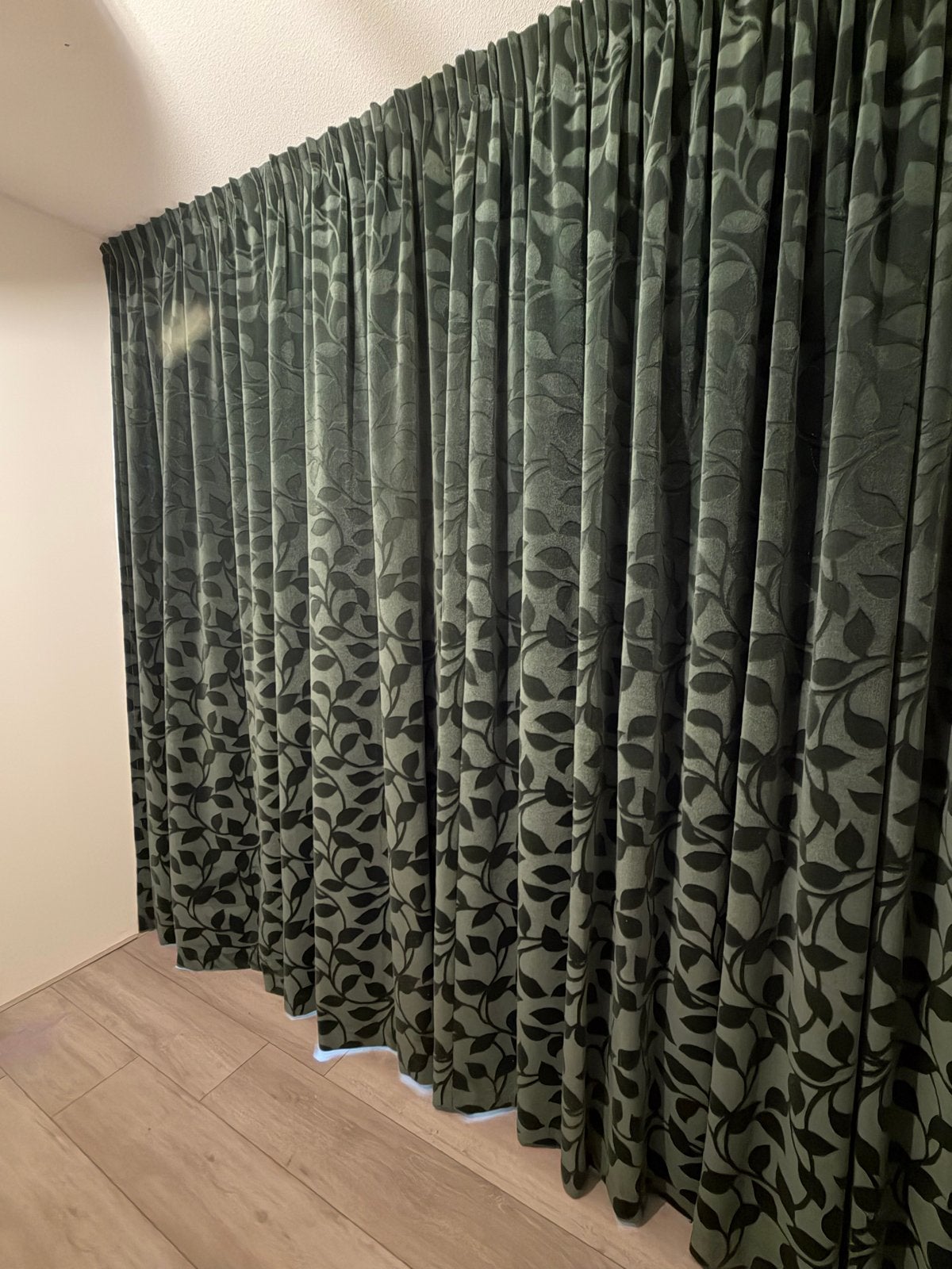 Verduisterende gordijnen, 280x260cm, zeer zwaar, Ophalen of Verzenden, Gebruikt, Gordijn, Verduisterend