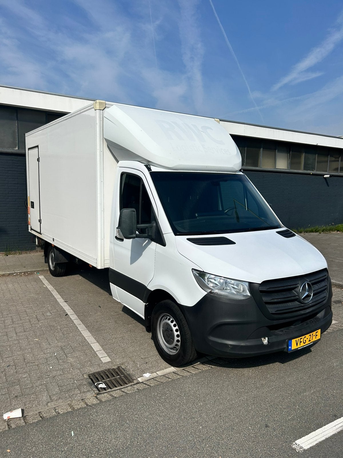Tehuur bakwagen met laadbak €59,95 vrij km 100 km, Vacatures, Vacatures | Chauffeurs, Overige niveaus, Starter, Overige vormen